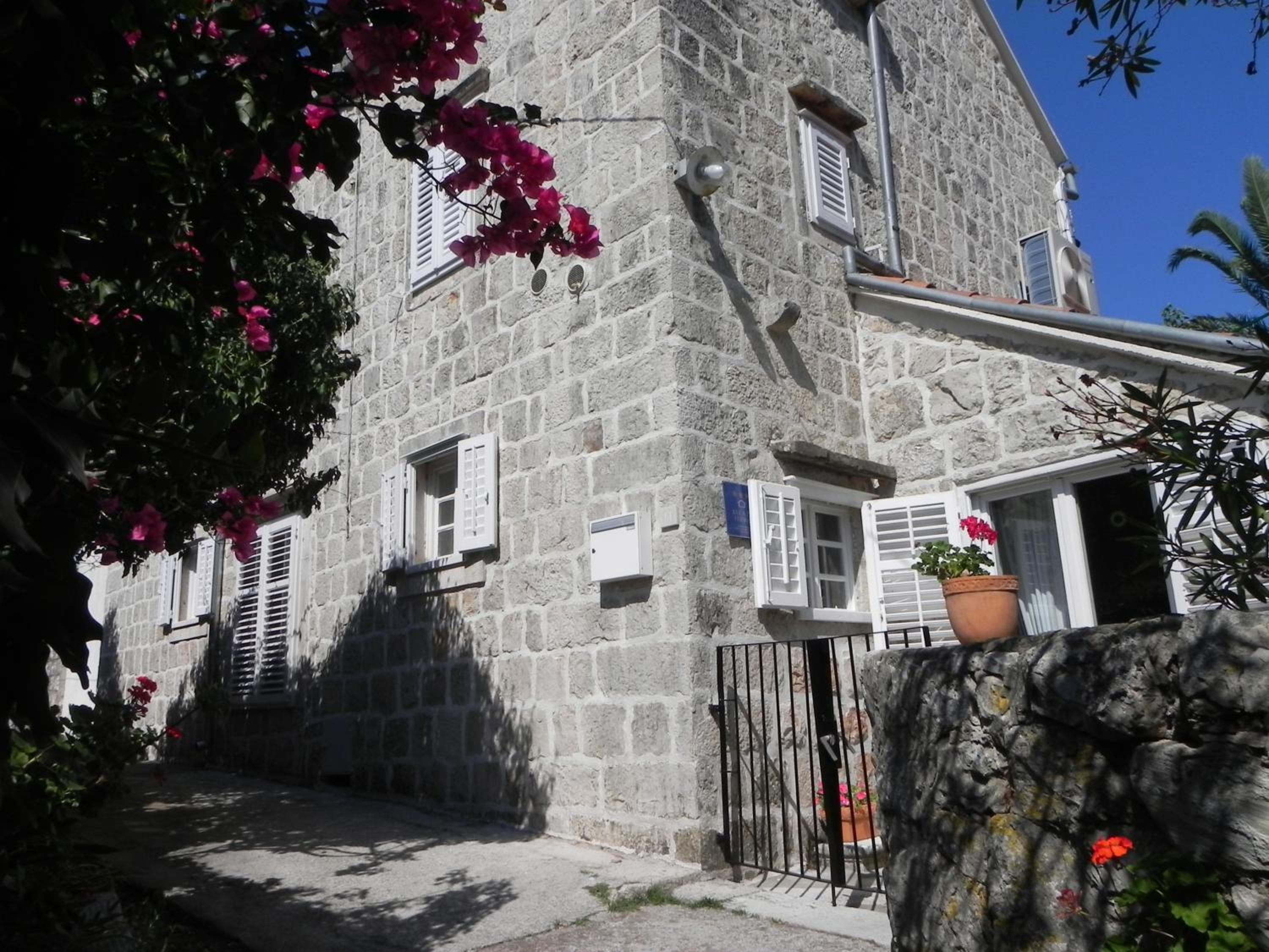 Hotel Villa By The Sea Near Dubrovnik - Image 1