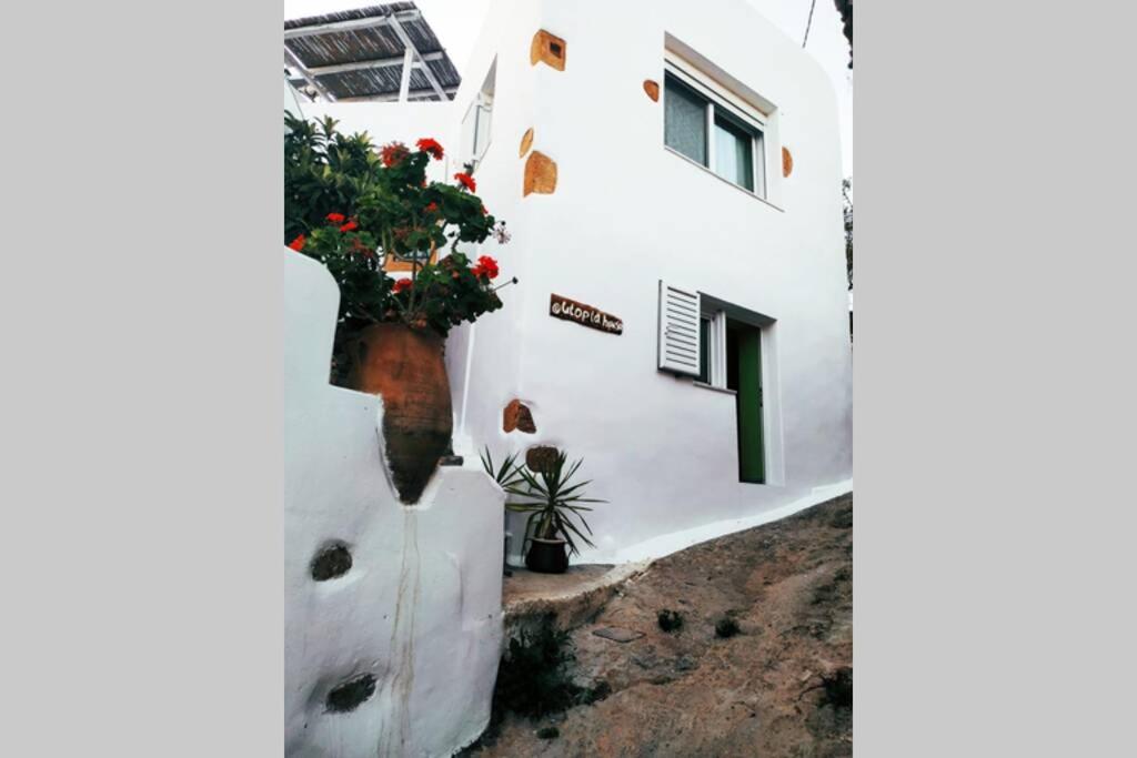 Traditional House Utopia in Pefki, Makry Gialos