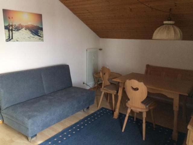 FeWo Alpenveilchen im Oberallgäu mit Pool, Sauna und tollem Ausblick vom großen Balkon