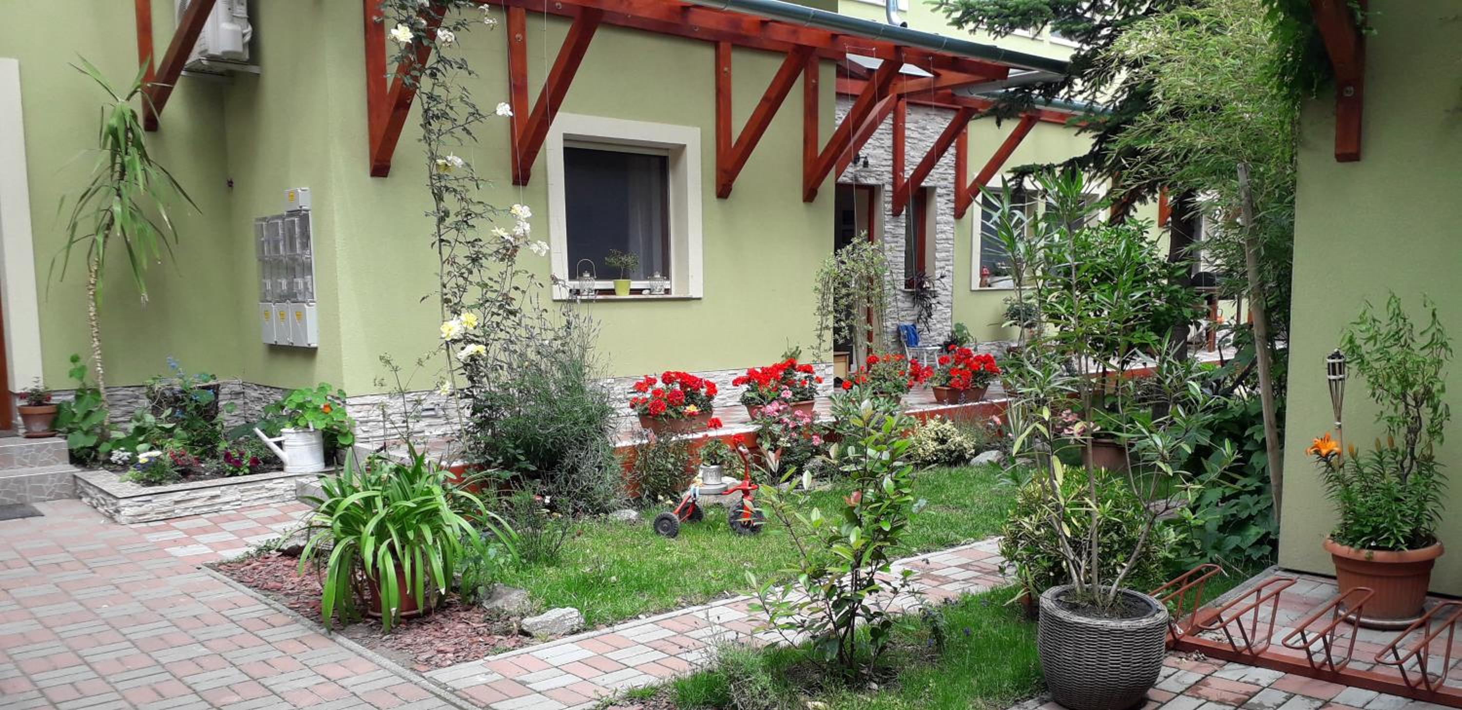 Diána Apartmanház view 2