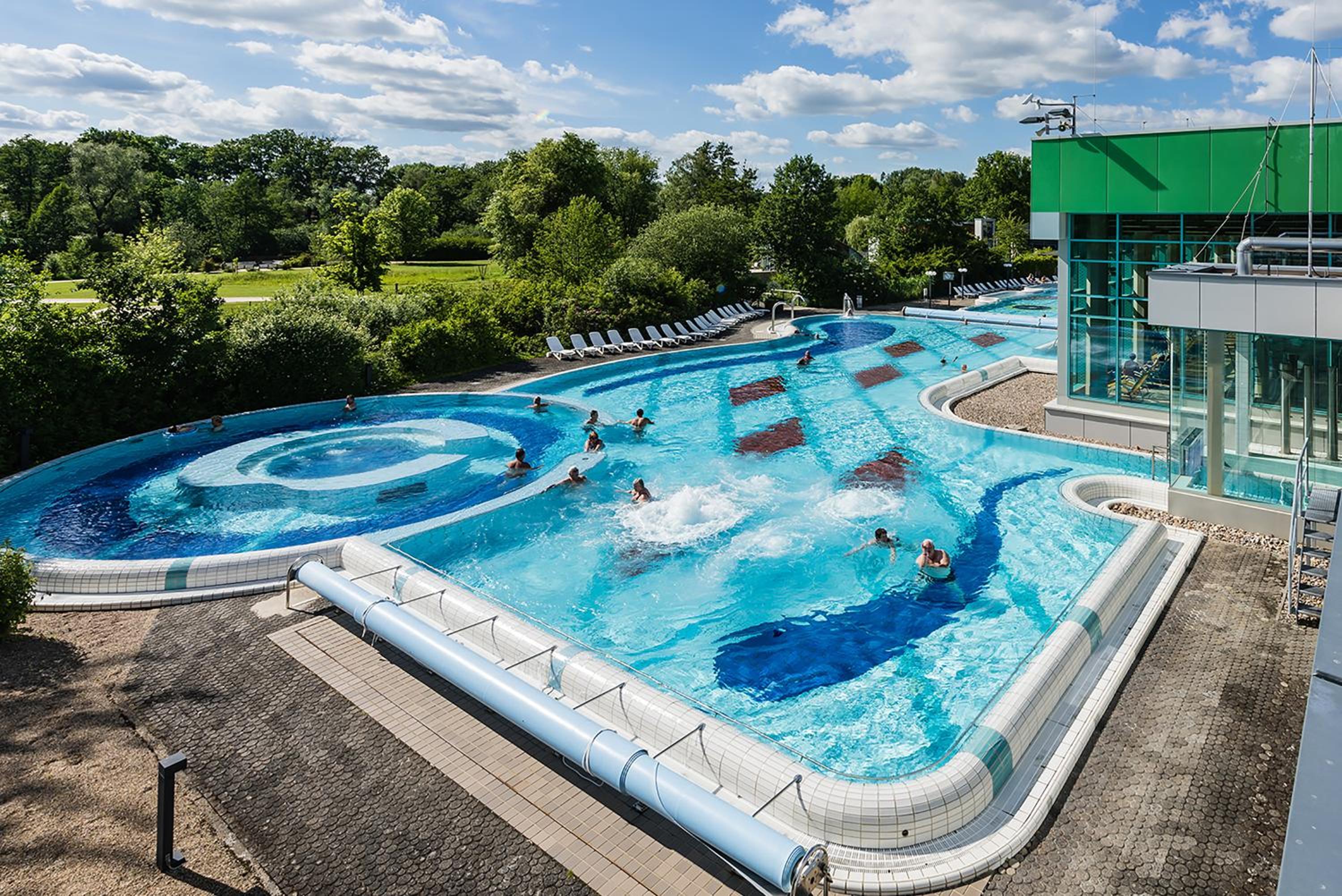 FeWo im Grünen mit Terrasse und Garten - gratis Therme