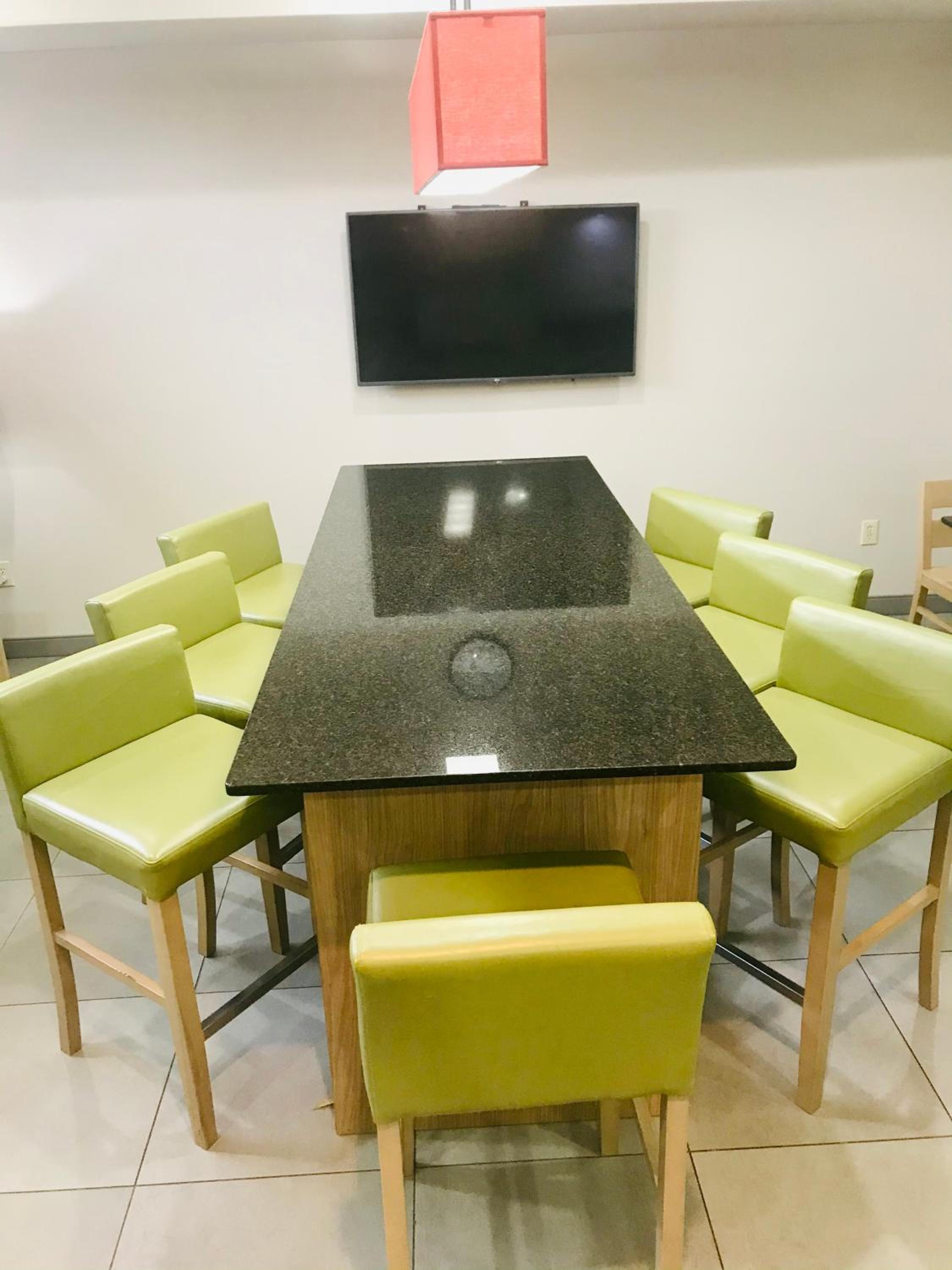 Warner Robins Vacations - Country Inn Suites by Radisson, Warner Robins, GA - Property Image 15