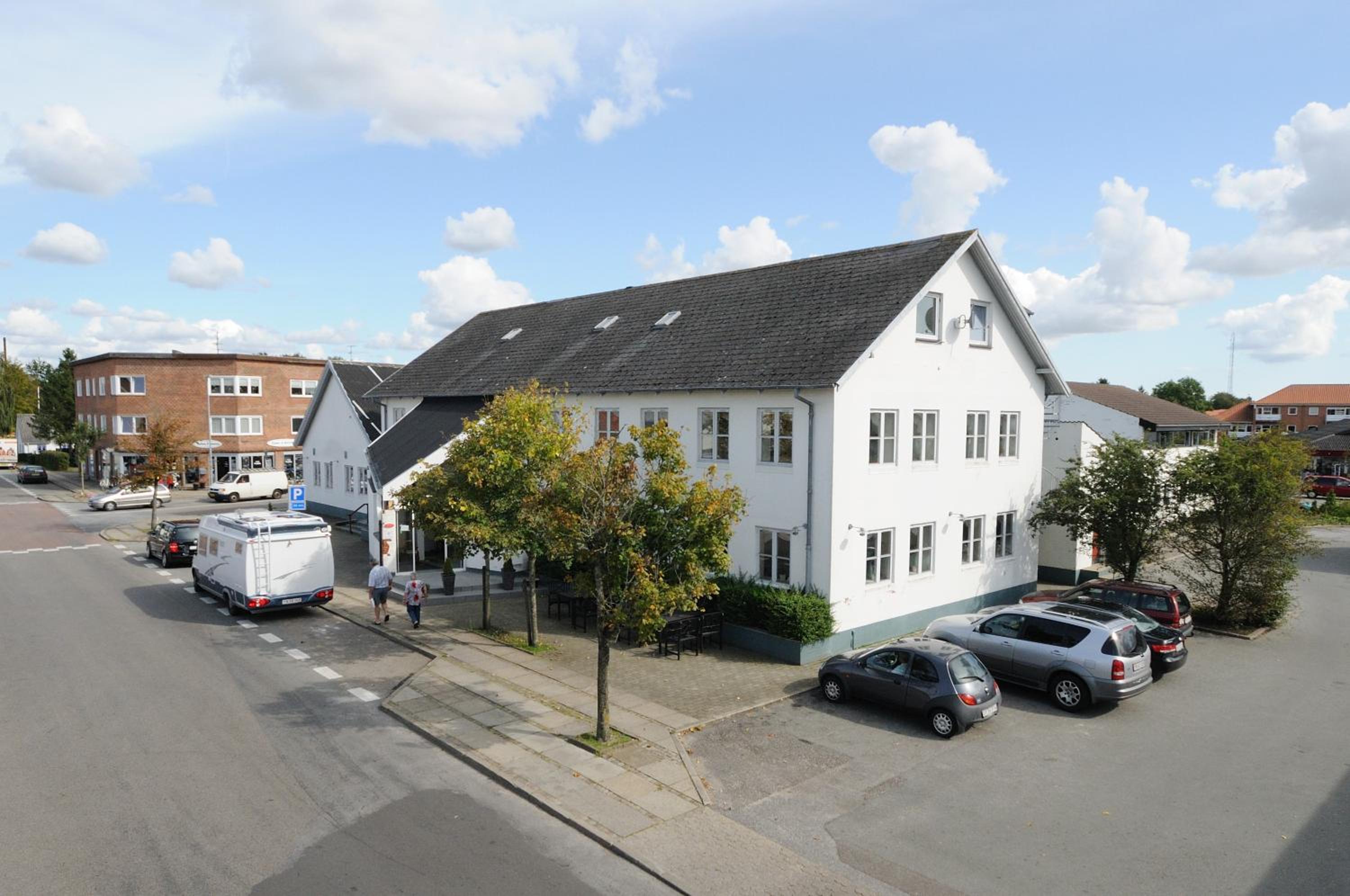 Hotel Hjallerup Kro - Image 1