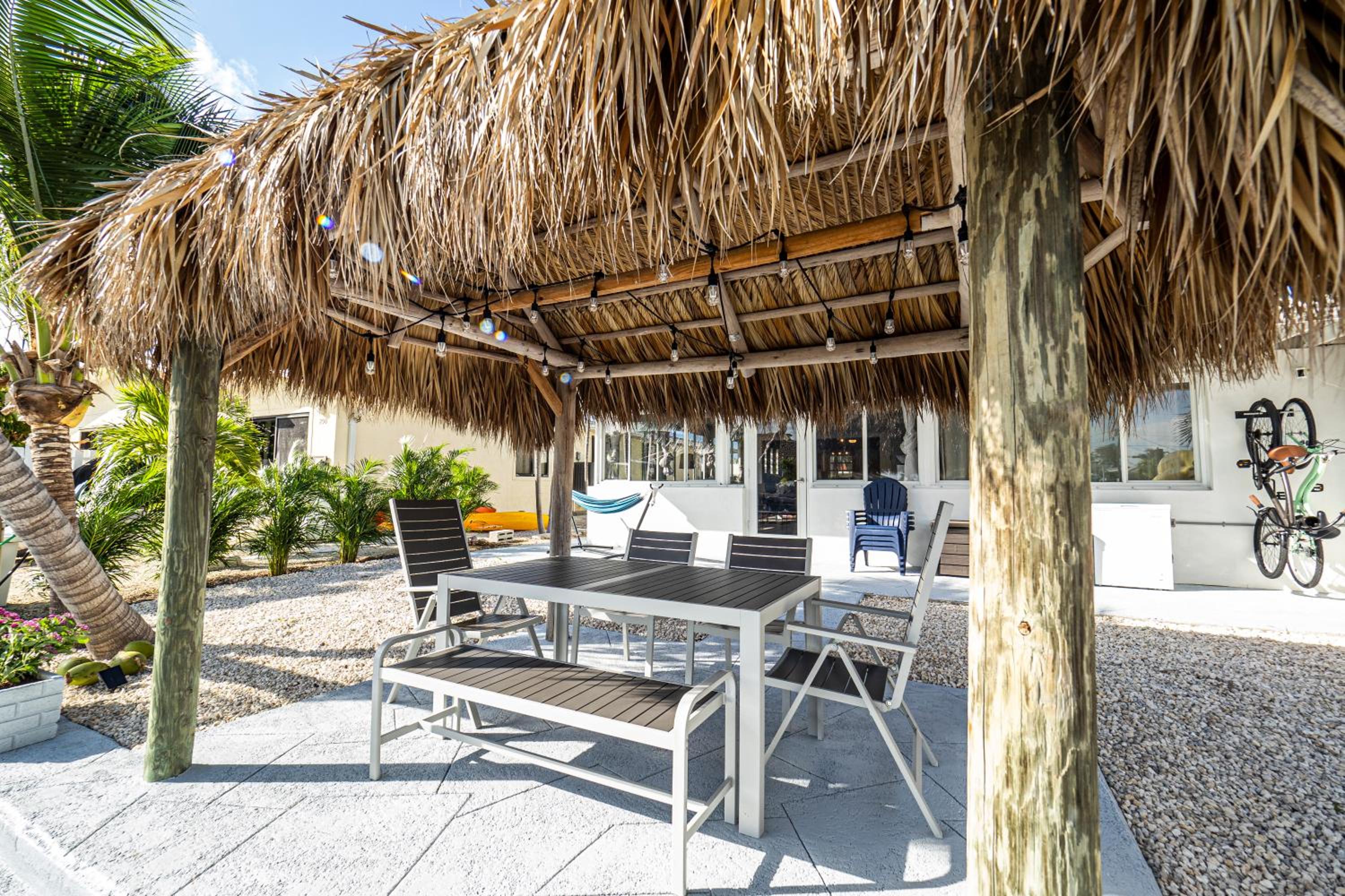 Newly Renovated 3br2ba Duplex with private Dock