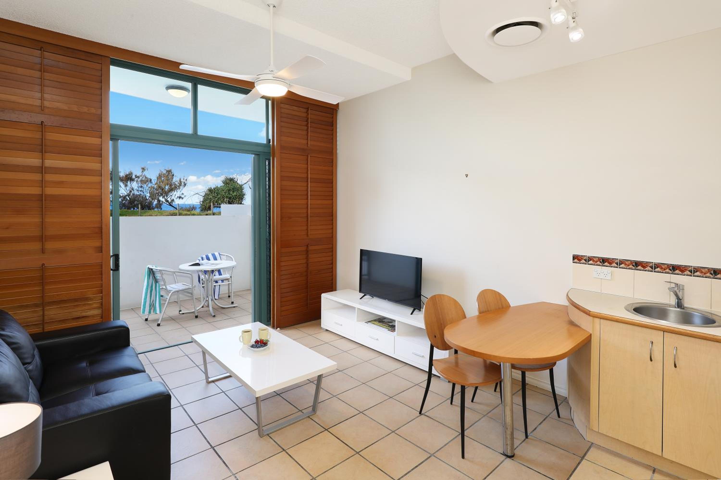 Grand Palais Boolarong Beachside Apartments