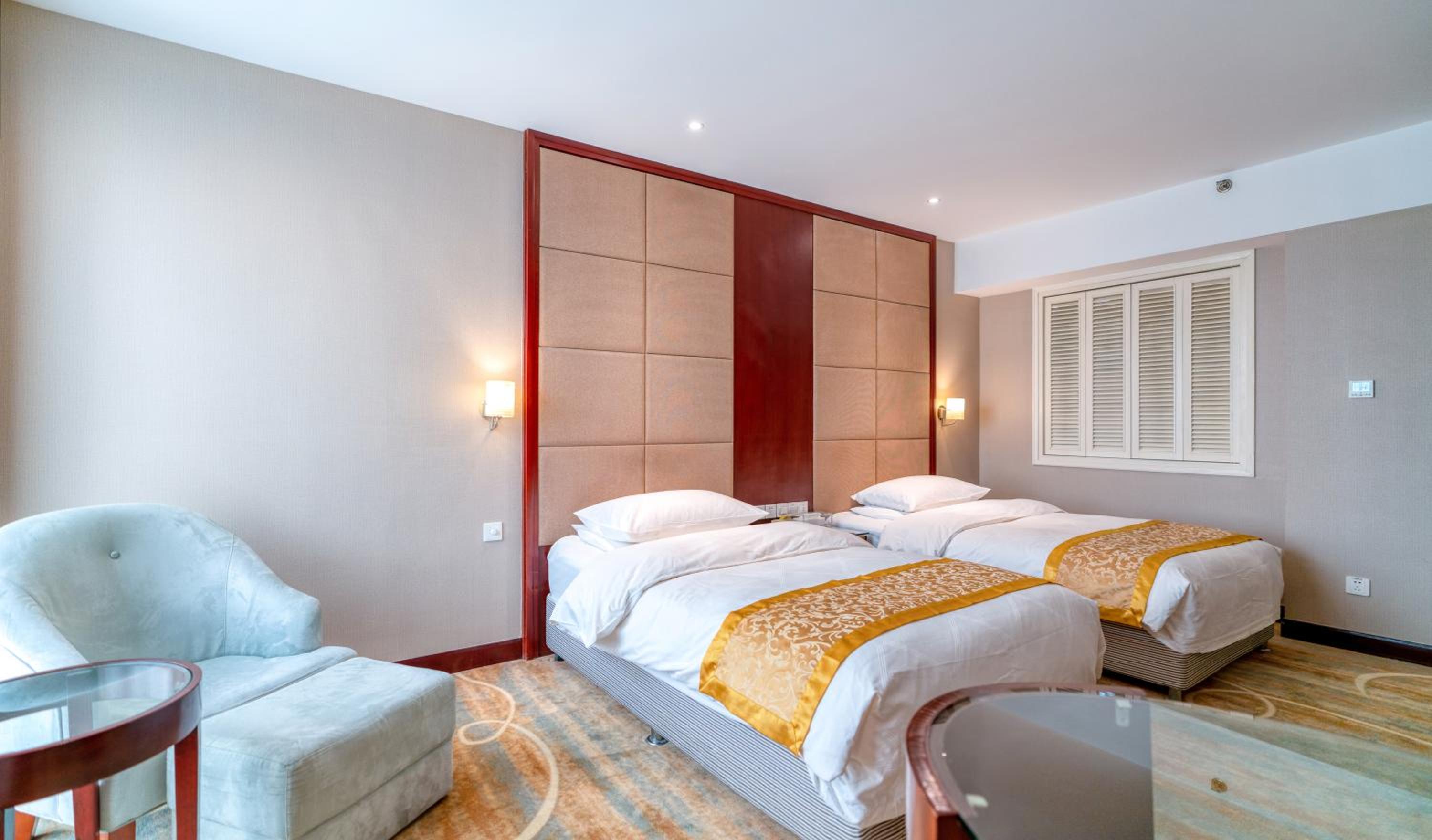 Yantai Meiya International ApartHotel (Previous Ramada Plaza)