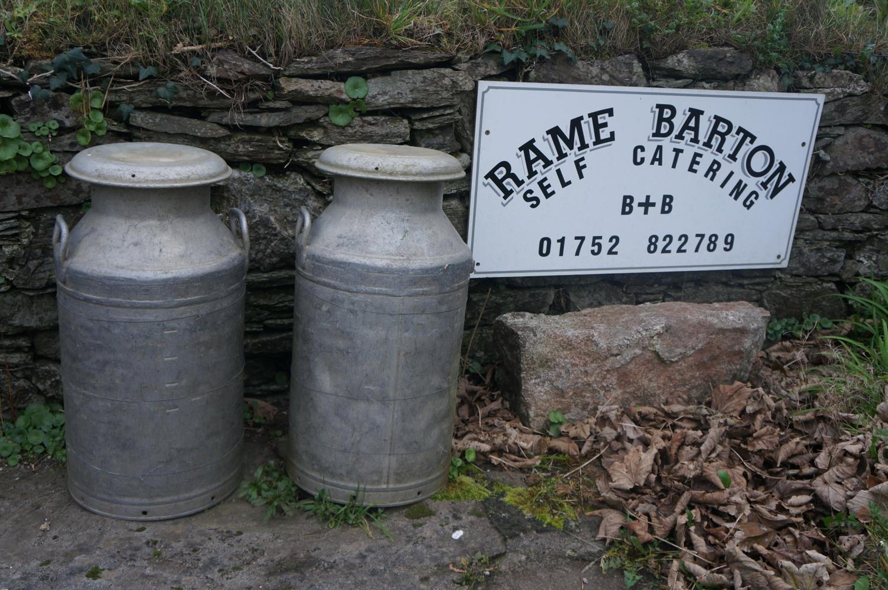 Rame Barton Guest House and Pottery