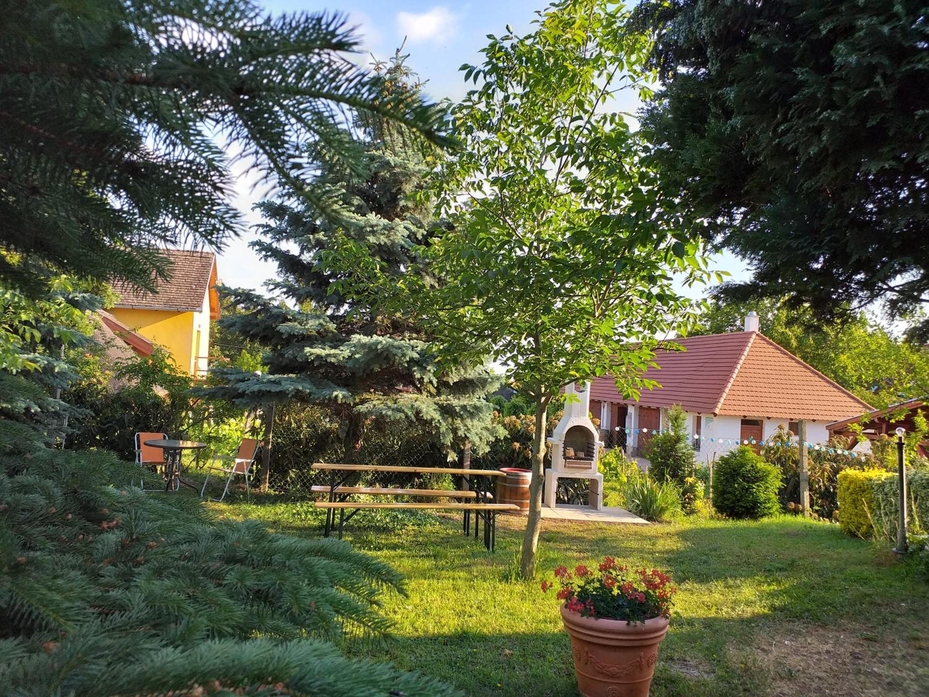 ART INN APARTMANHÁZ BALATON-GYENESDIÁS