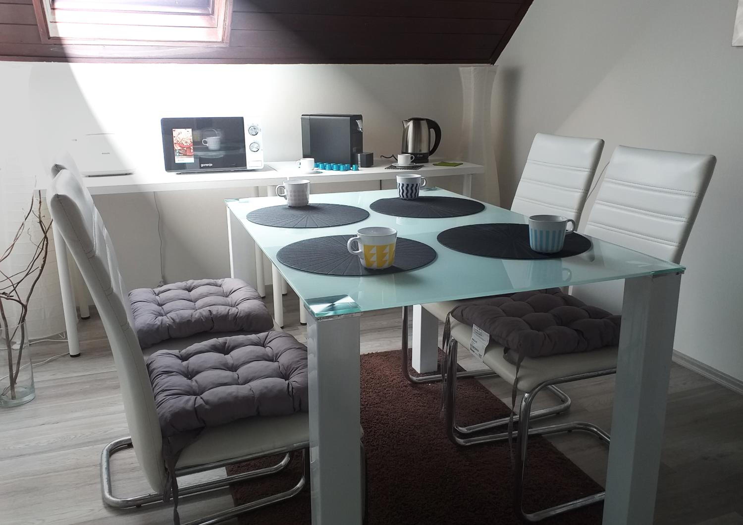 ART INN APARTMANHÁZ BALATON-GYENESDIÁS