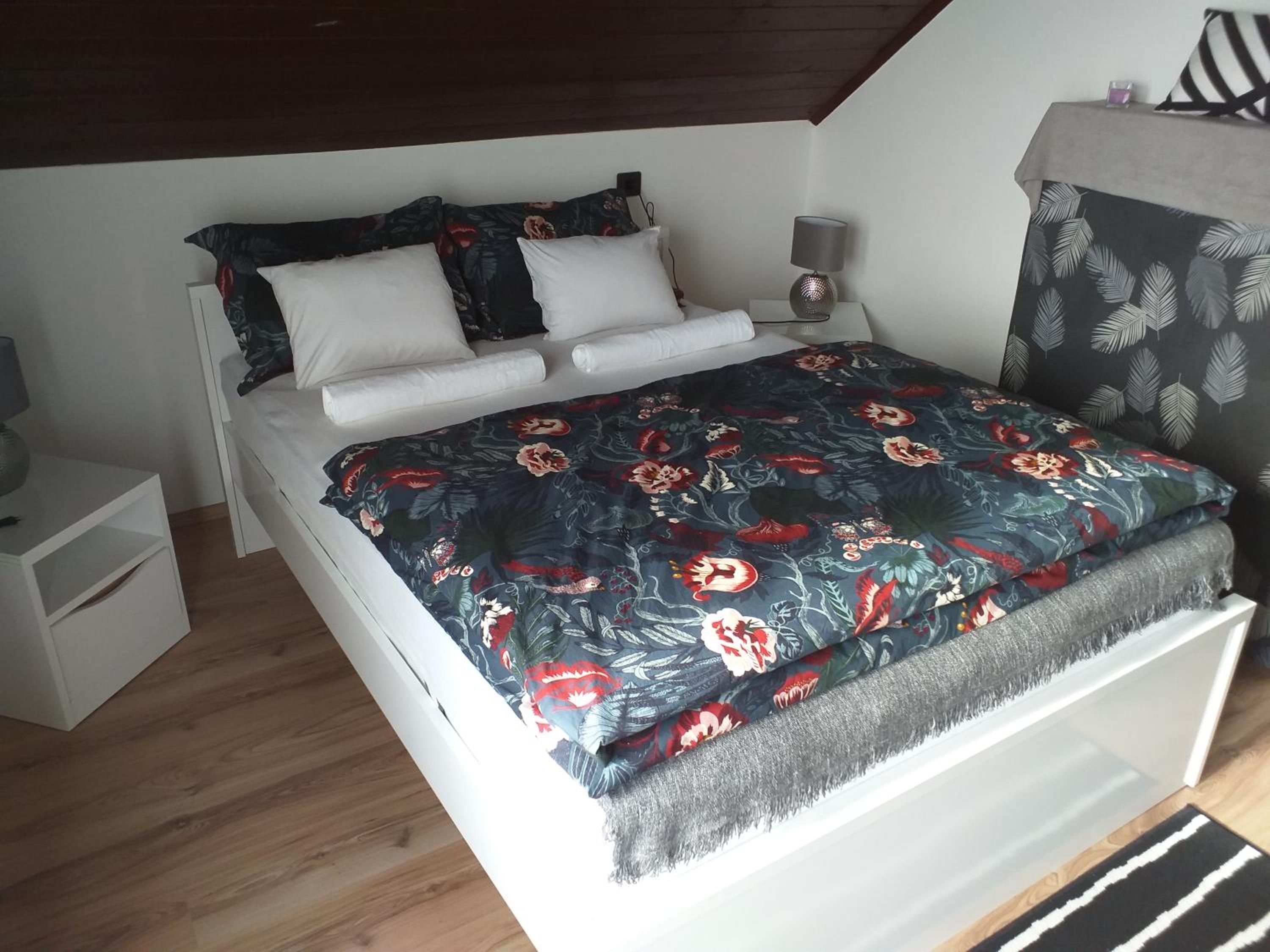 ART INN APARTMANHÁZ BALATON-GYENESDIÁS