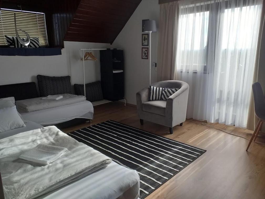 ART INN APARTMANHÁZ BALATON-GYENESDIÁS