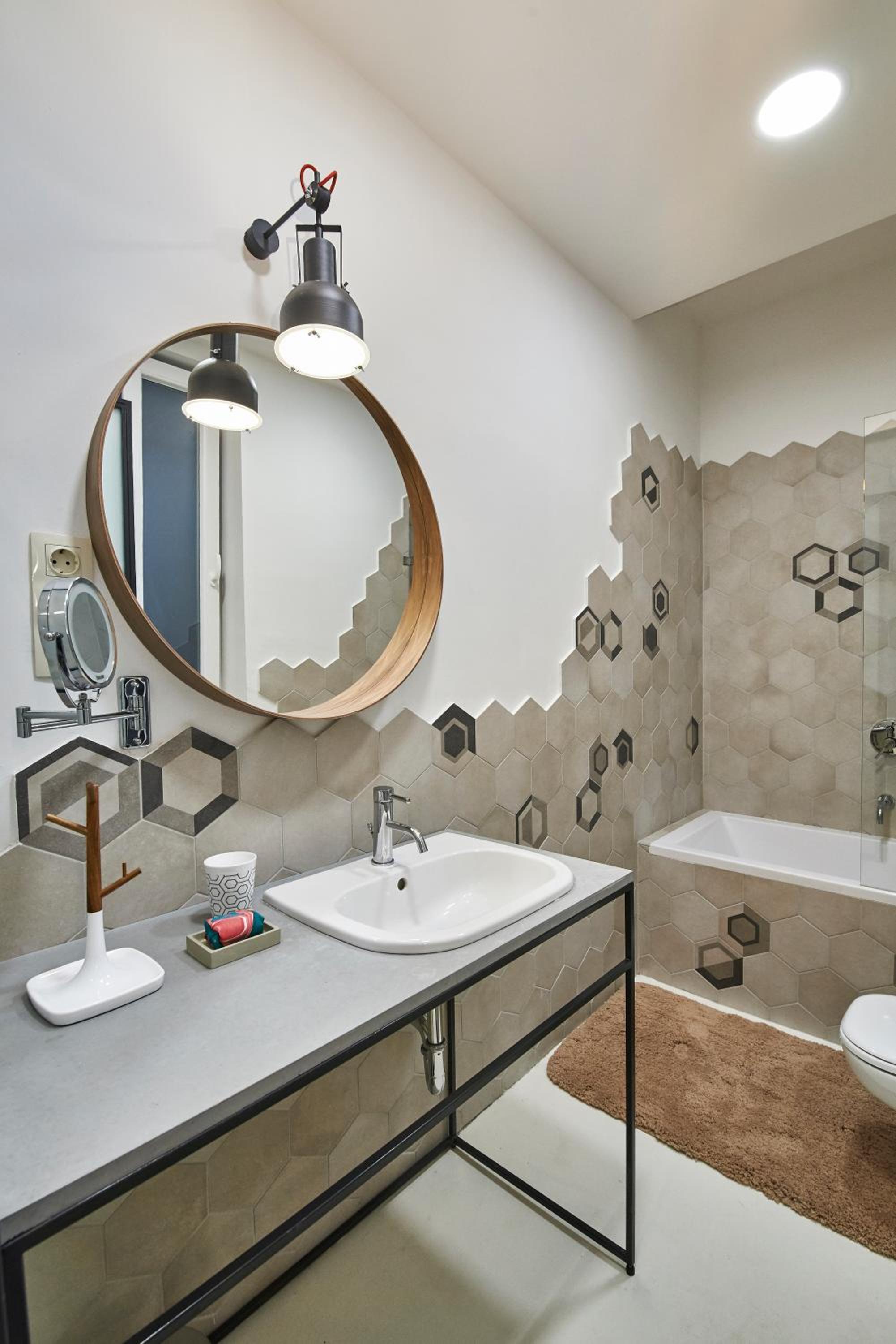 ORANGEHOMES Unique design 3 bathrooms flat
