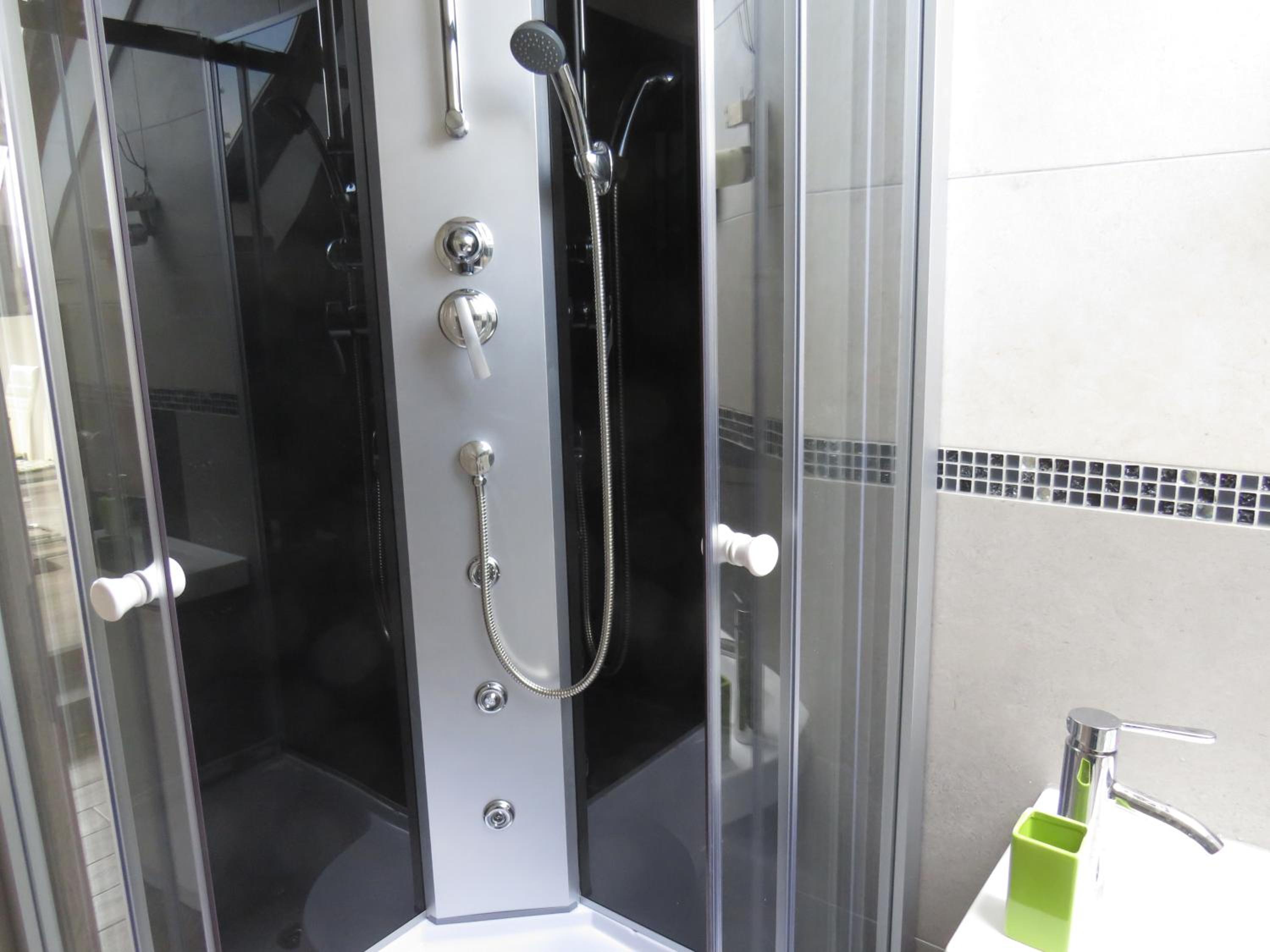 ART INN APARTMANHÁZ BALATON-GYENESDIÁS