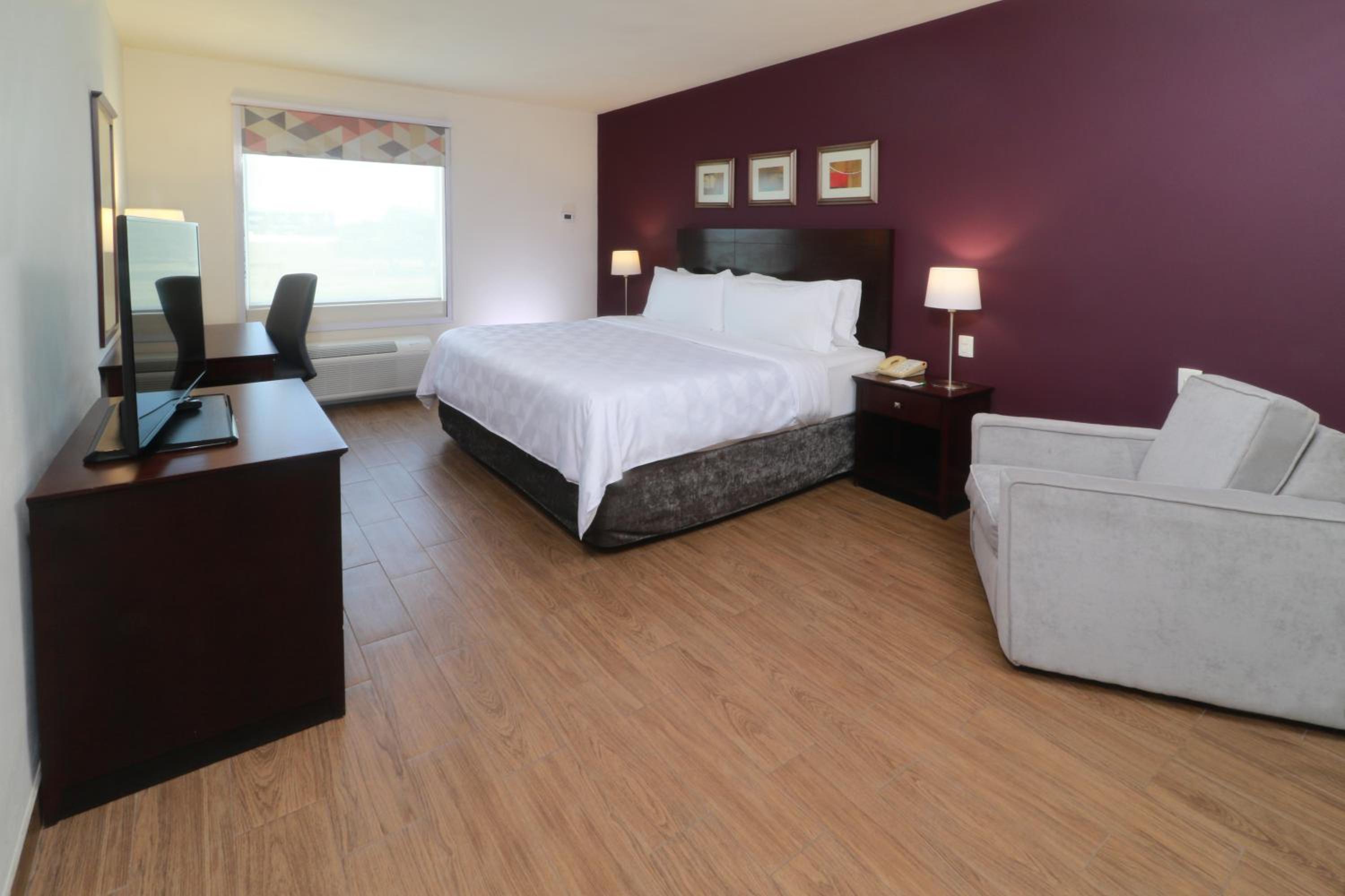 Reynosa Vacations - Holiday Inn Reynosa Industrial Poniente, an IHG Hotel - Property Image 4