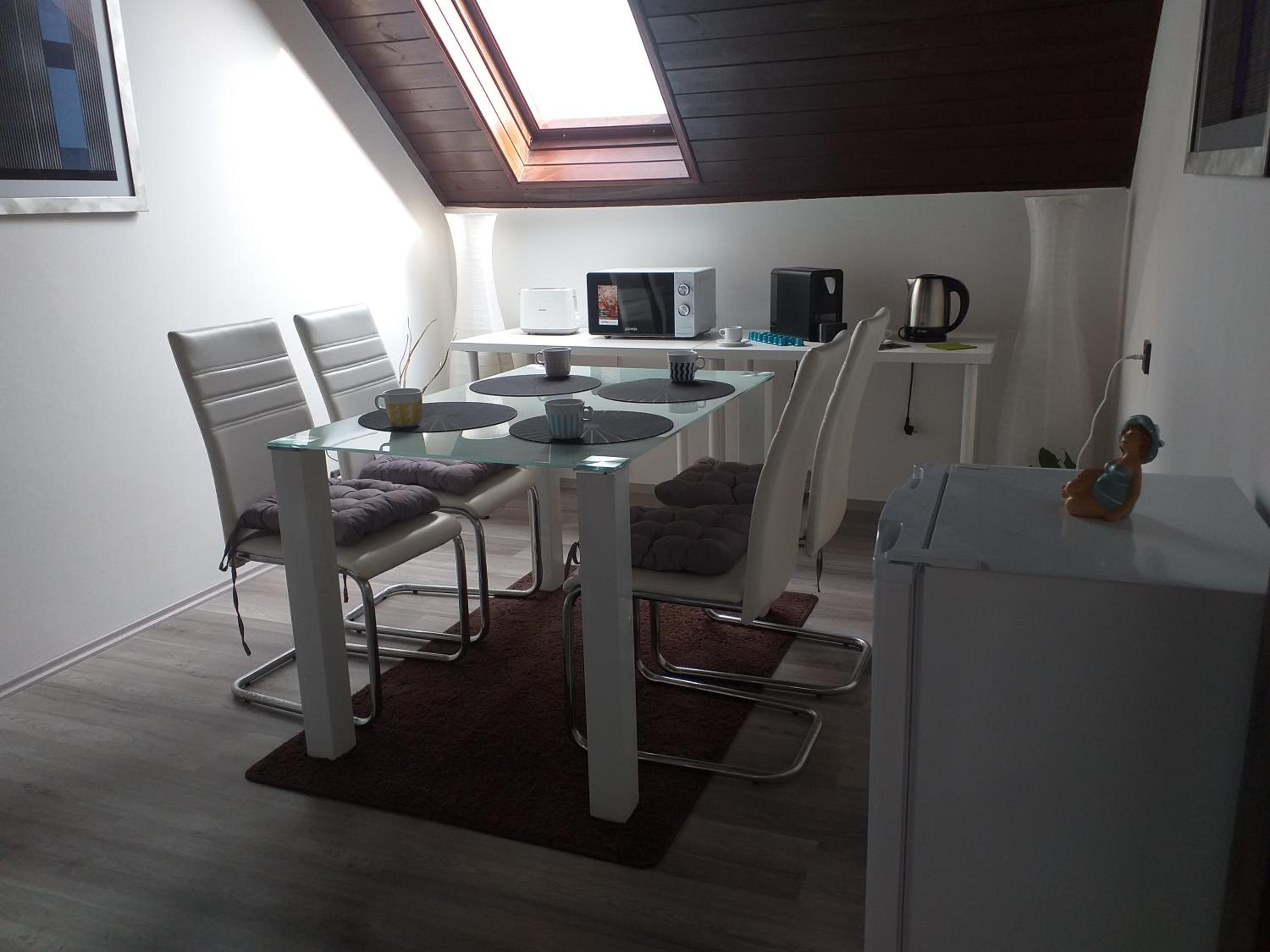 ART INN APARTMANHÁZ BALATON-GYENESDIÁS