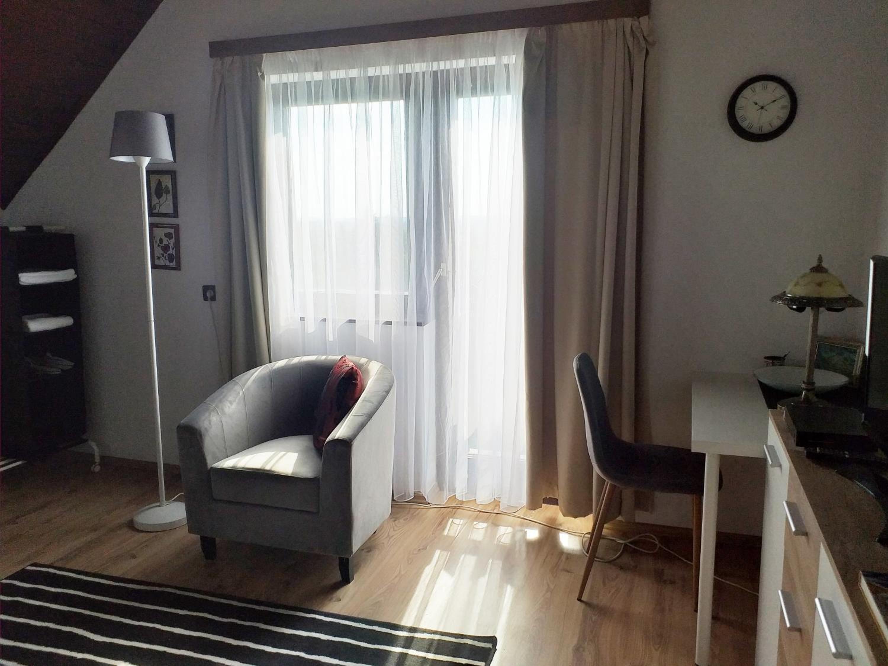 ART INN APARTMANHÁZ BALATON-GYENESDIÁS