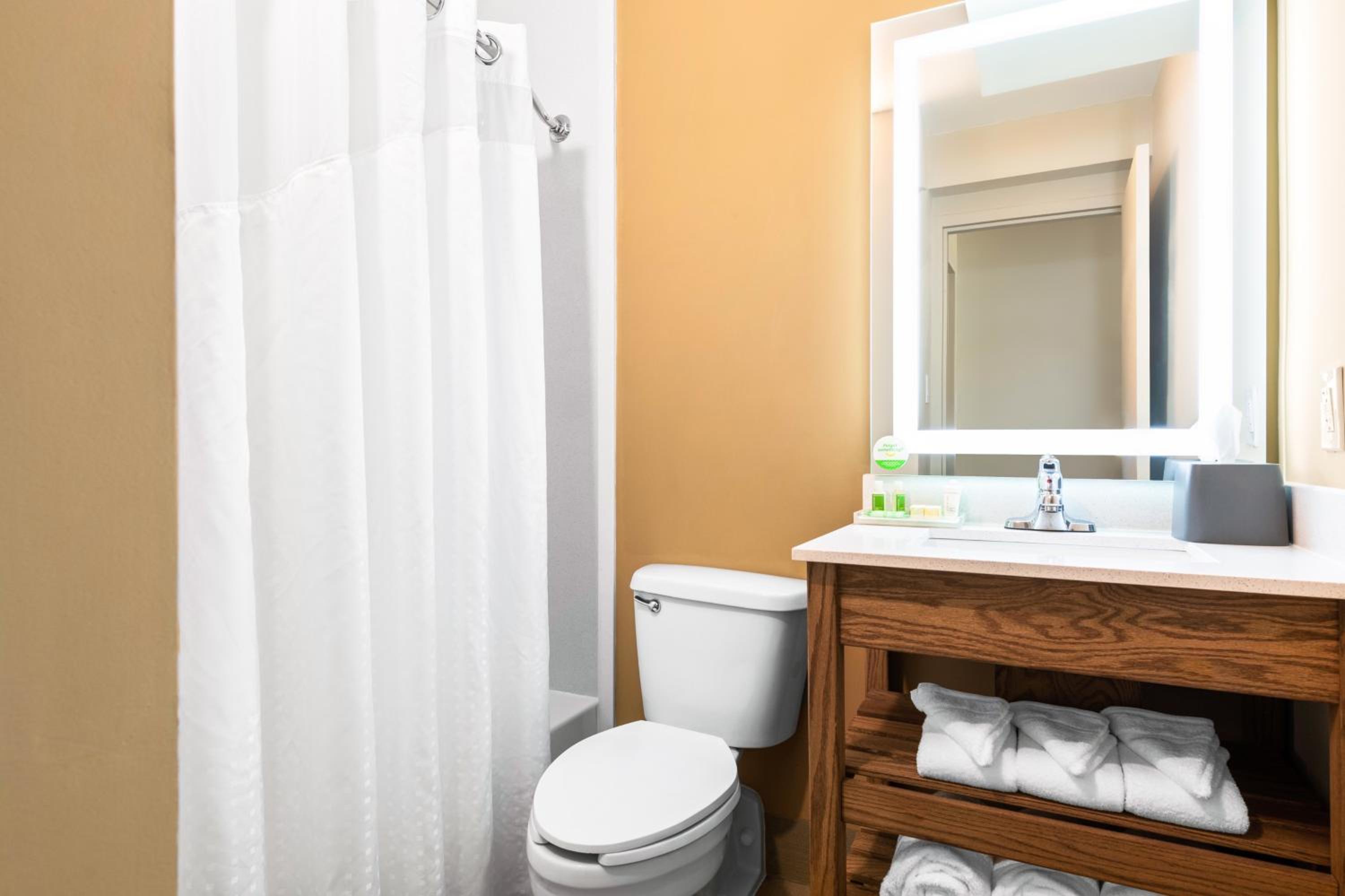 Doubletree By Hilton Greensboro Airport