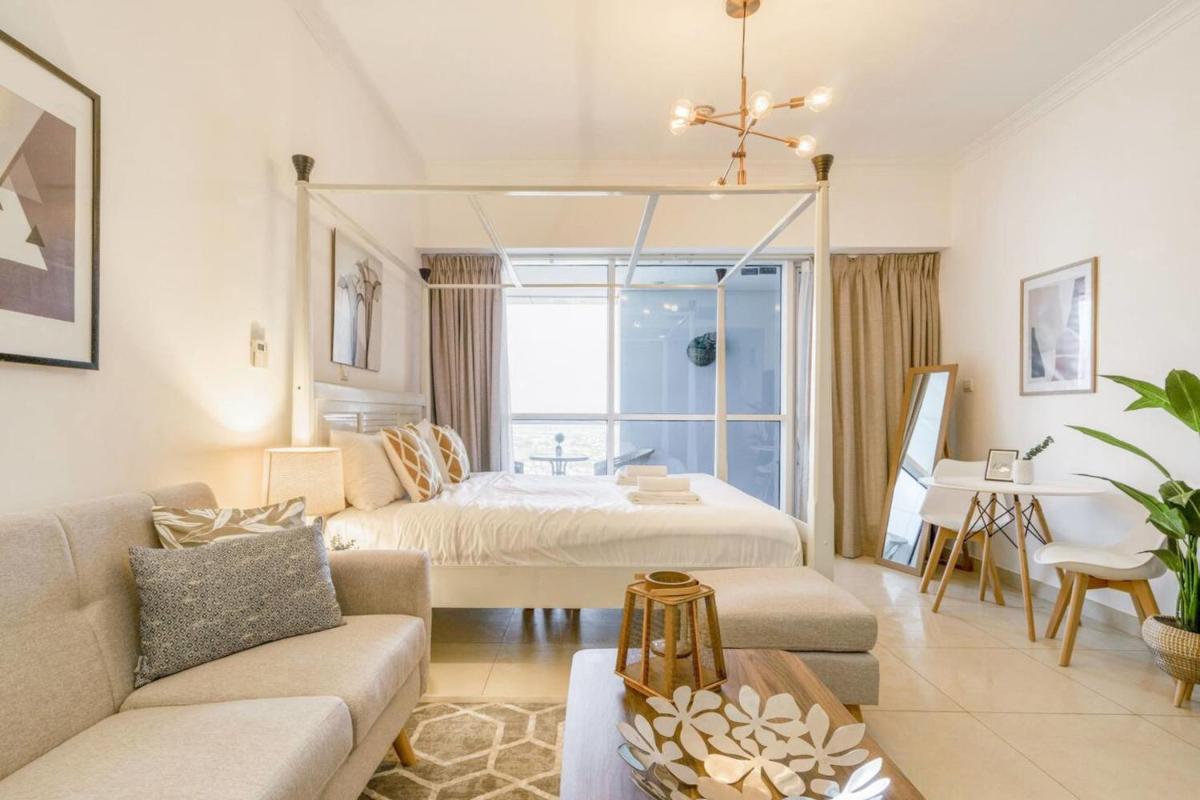 GuestReady - Cream & Grey