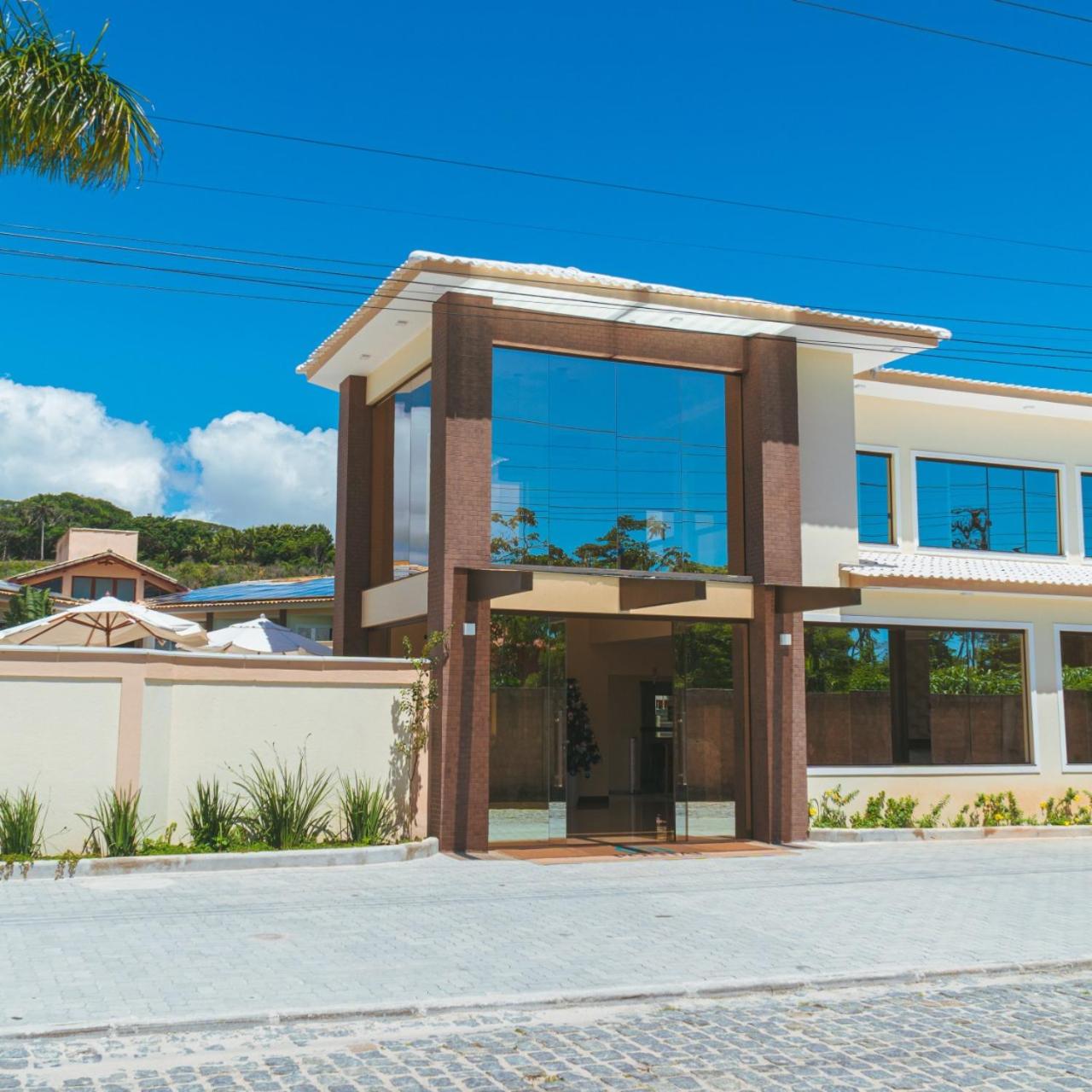 Hotel Pontal Praia Hotel - Image 1