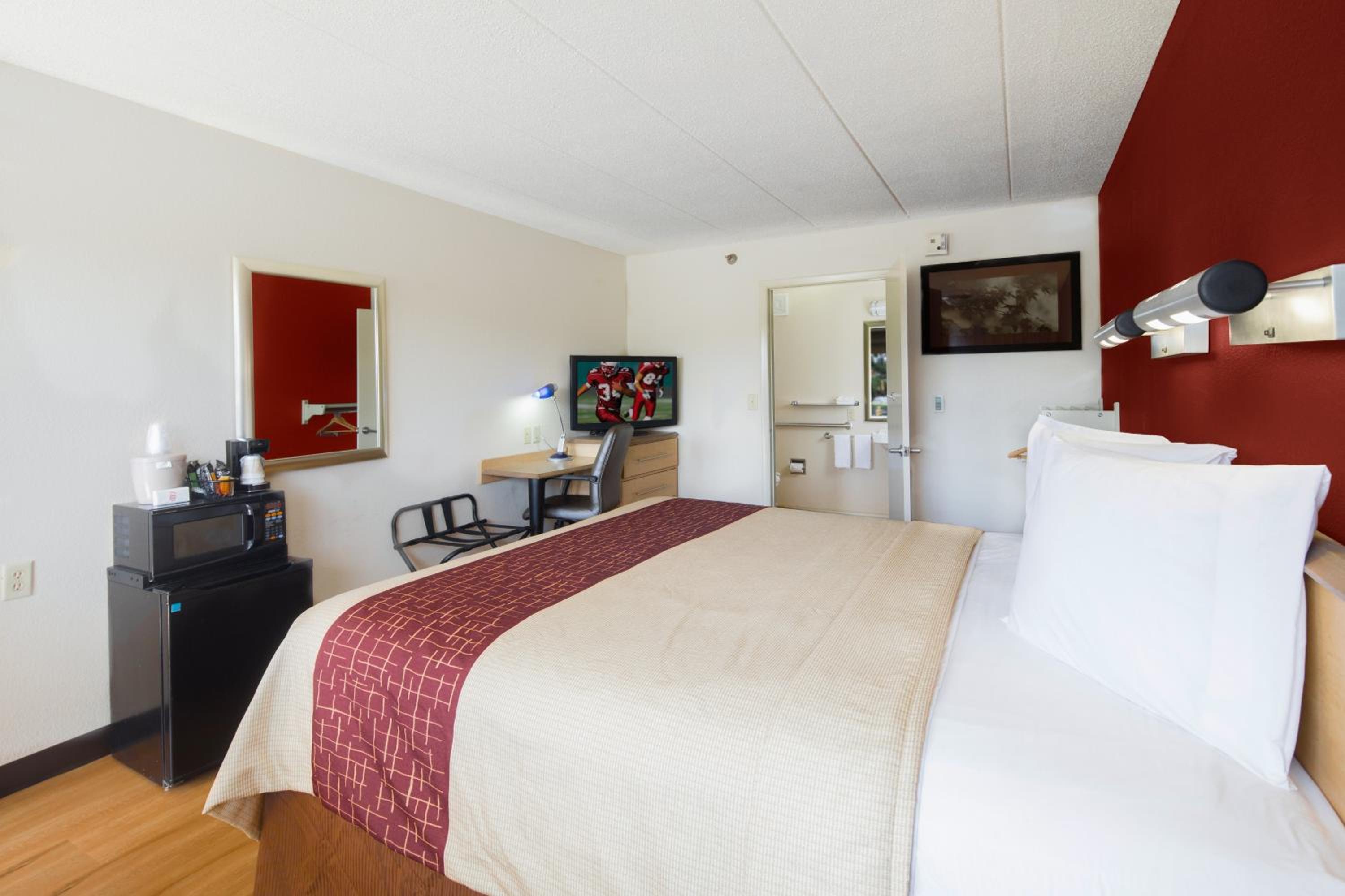 Red Roof Inn Cincinnati Northeast - Blue Ash