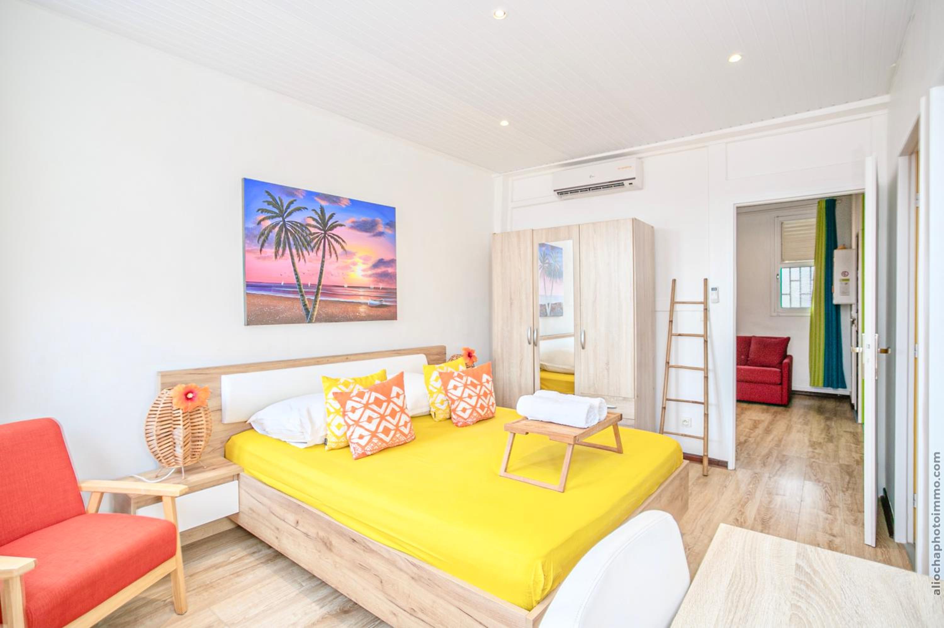 Foyal Suites