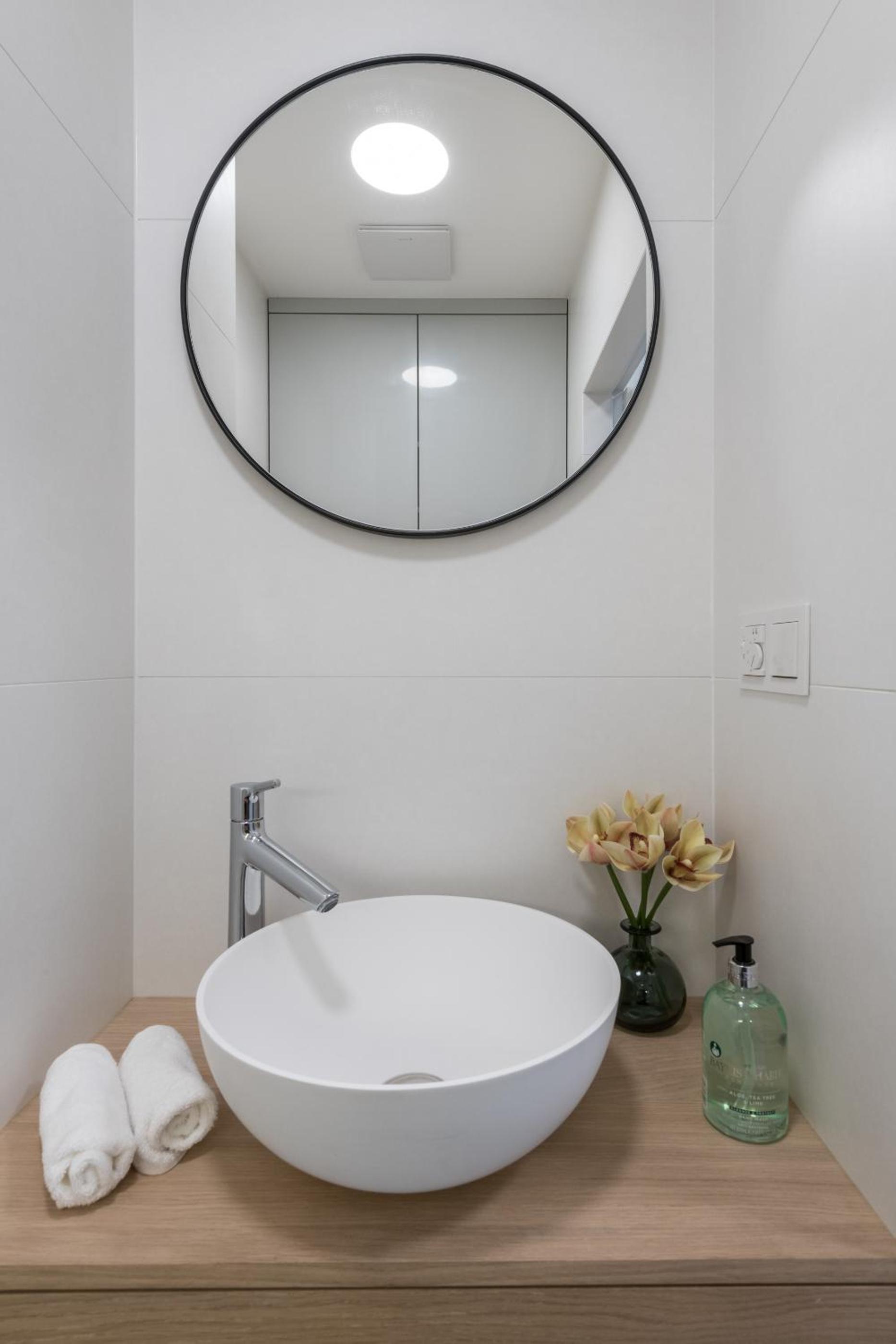 Fully renovated stylish duplex in a convenient location