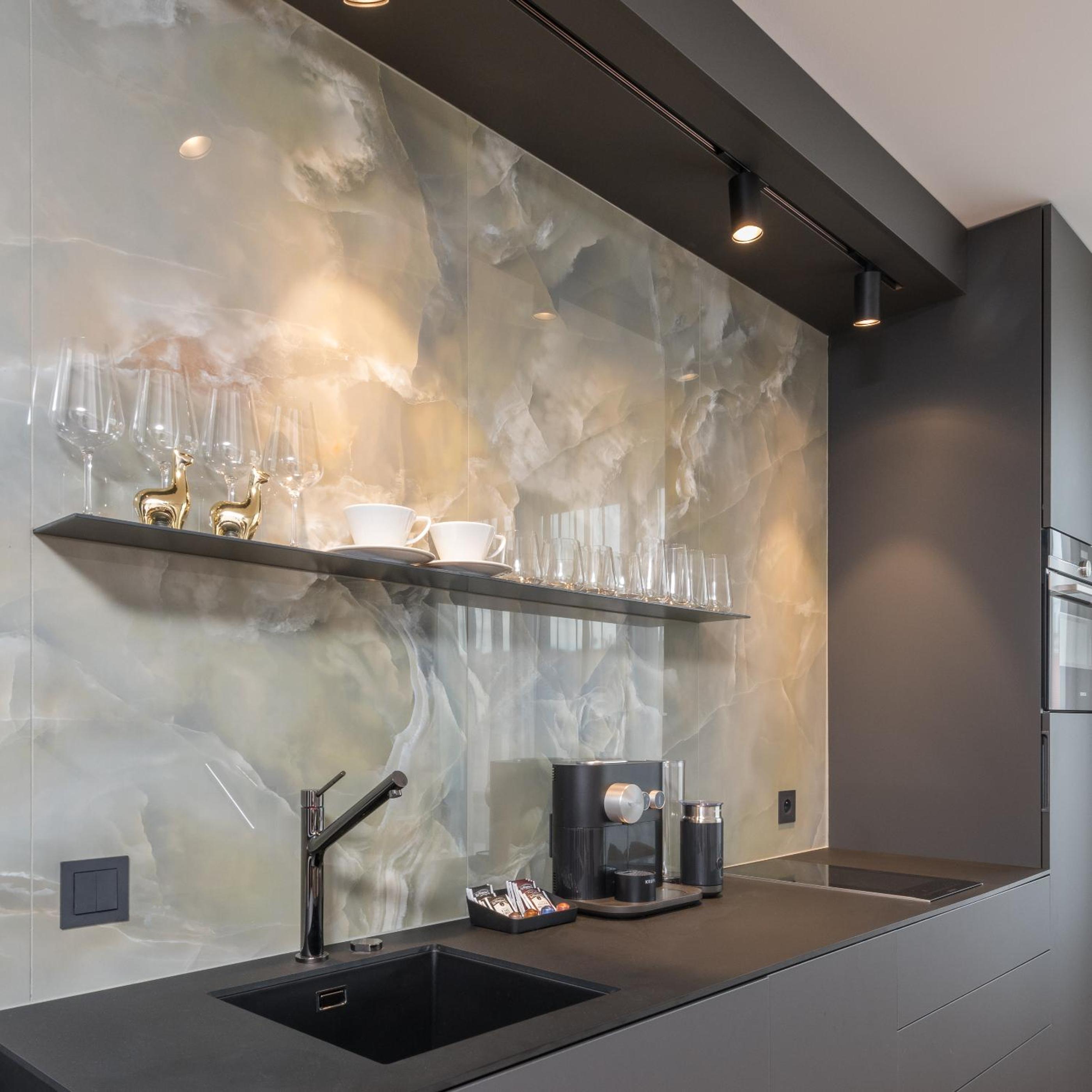 Fully renovated stylish duplex in a convenient location