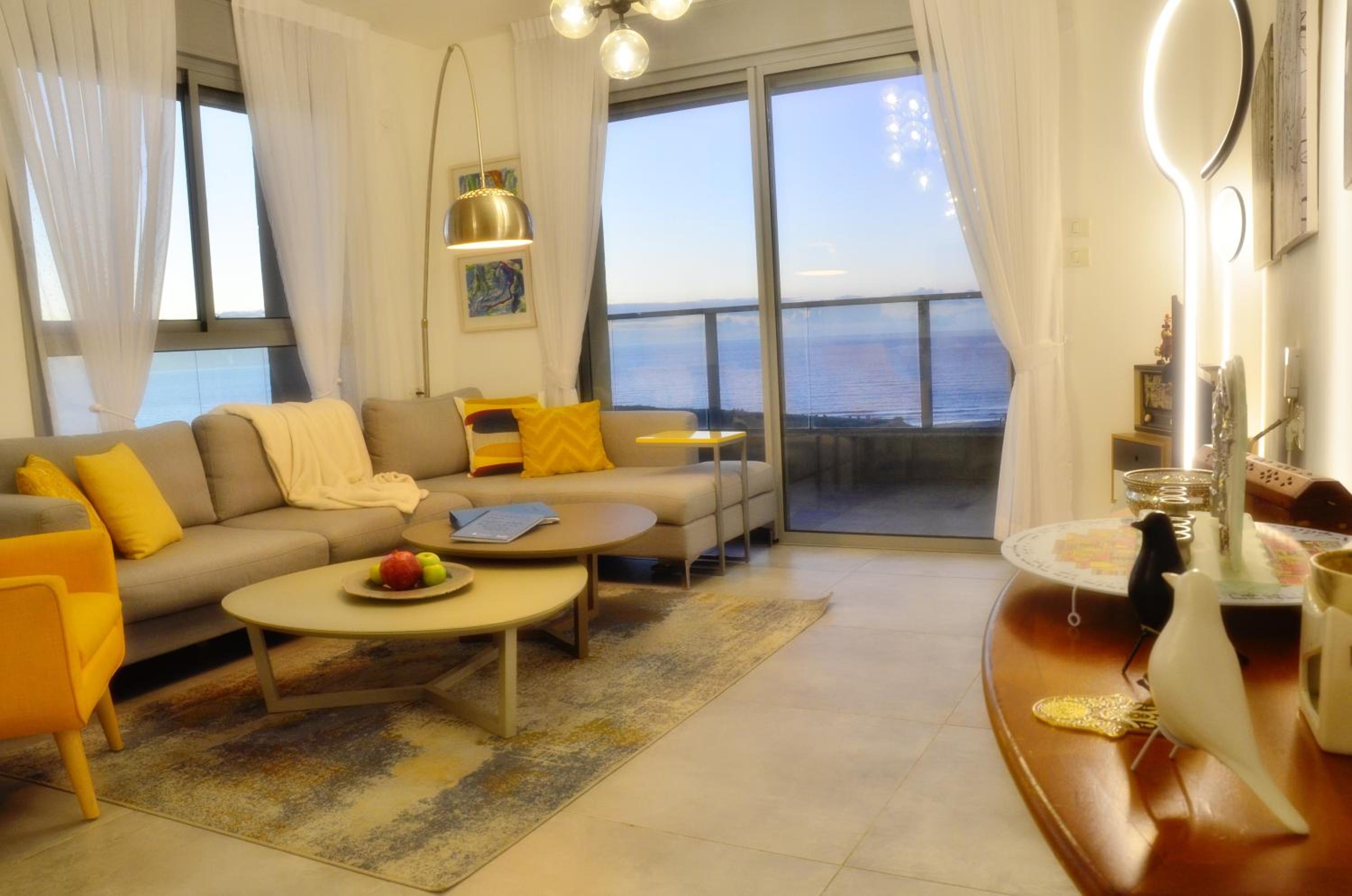 Amazing sea View, steps to beach, near Tel-aviv