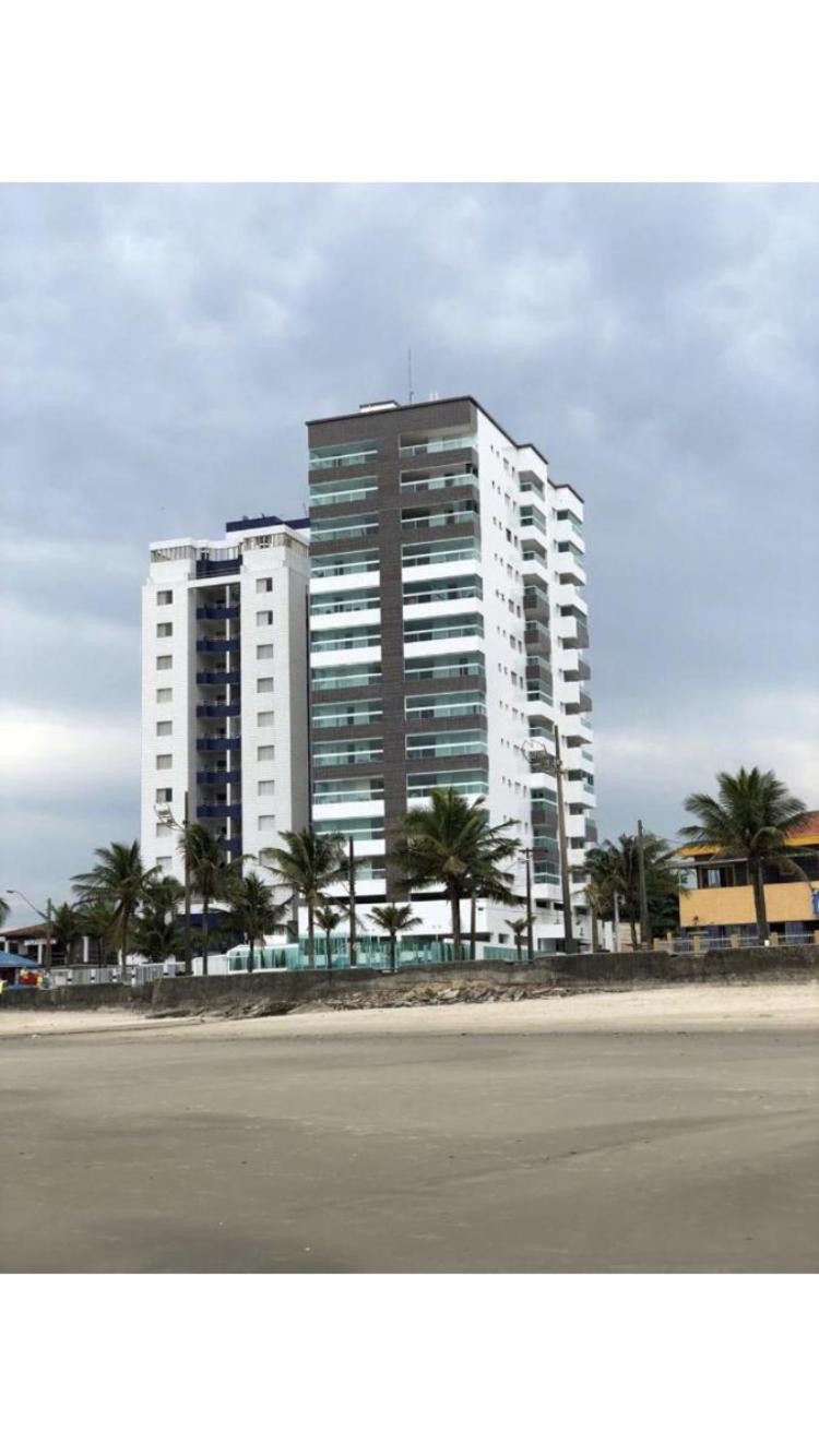 Mongaguá com vista para o Mar pé na areia