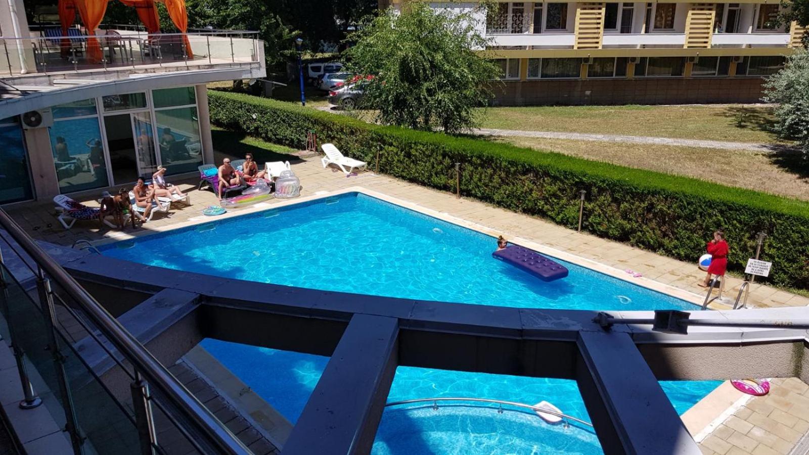 Piano Bar Holidays Apartments