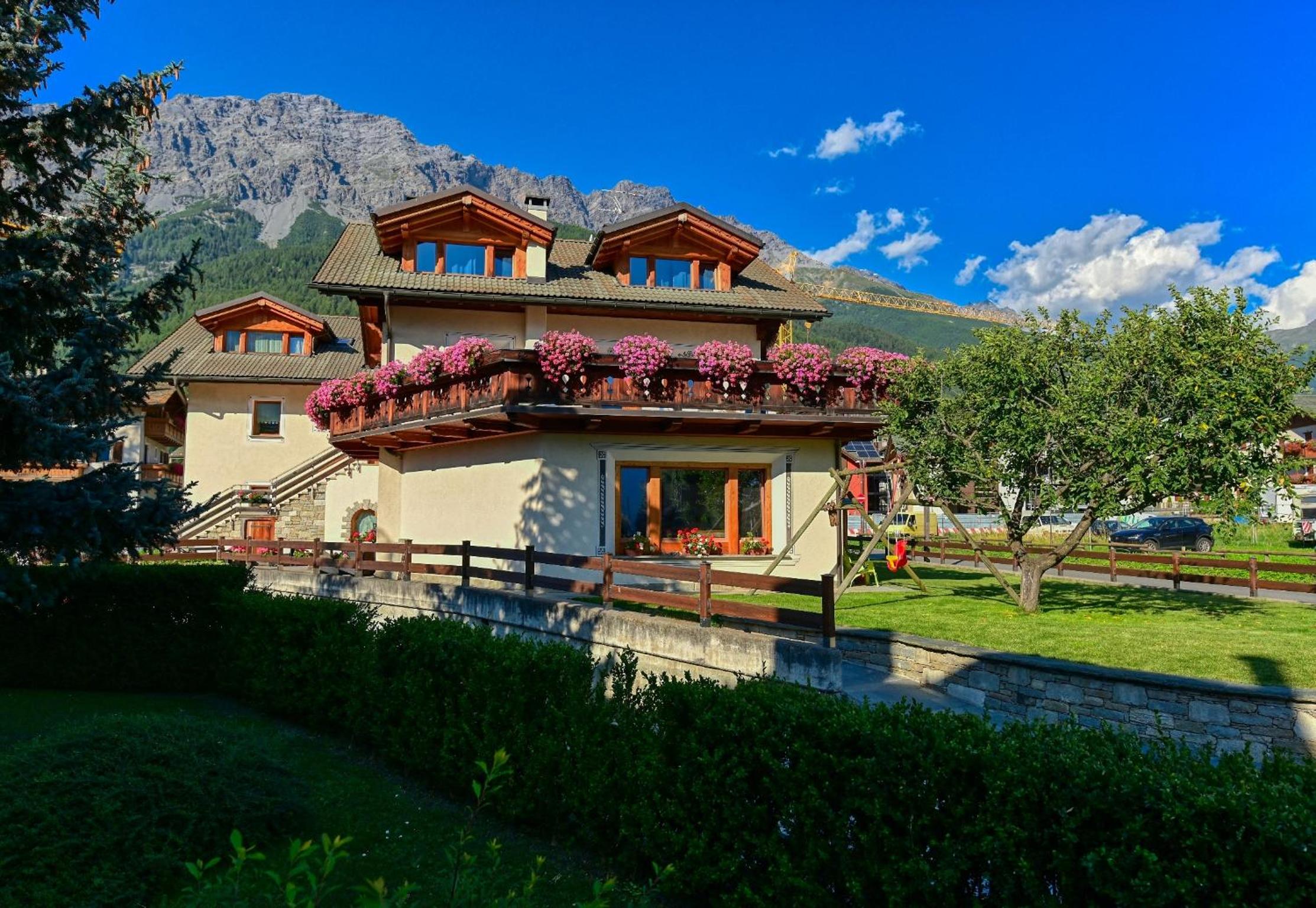 Casa Caste view 4