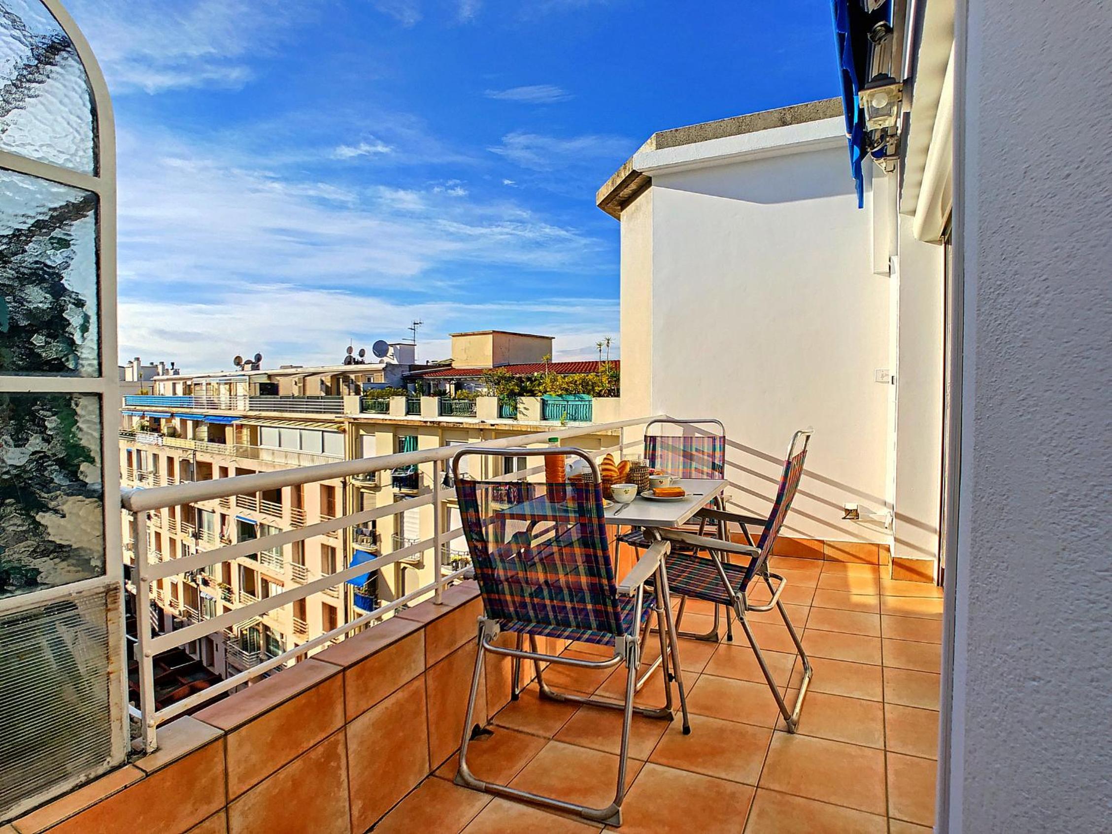 Nestor&Jeeves - BEACH COTTAGE TERRACE - Central - Very close sea - Top floor