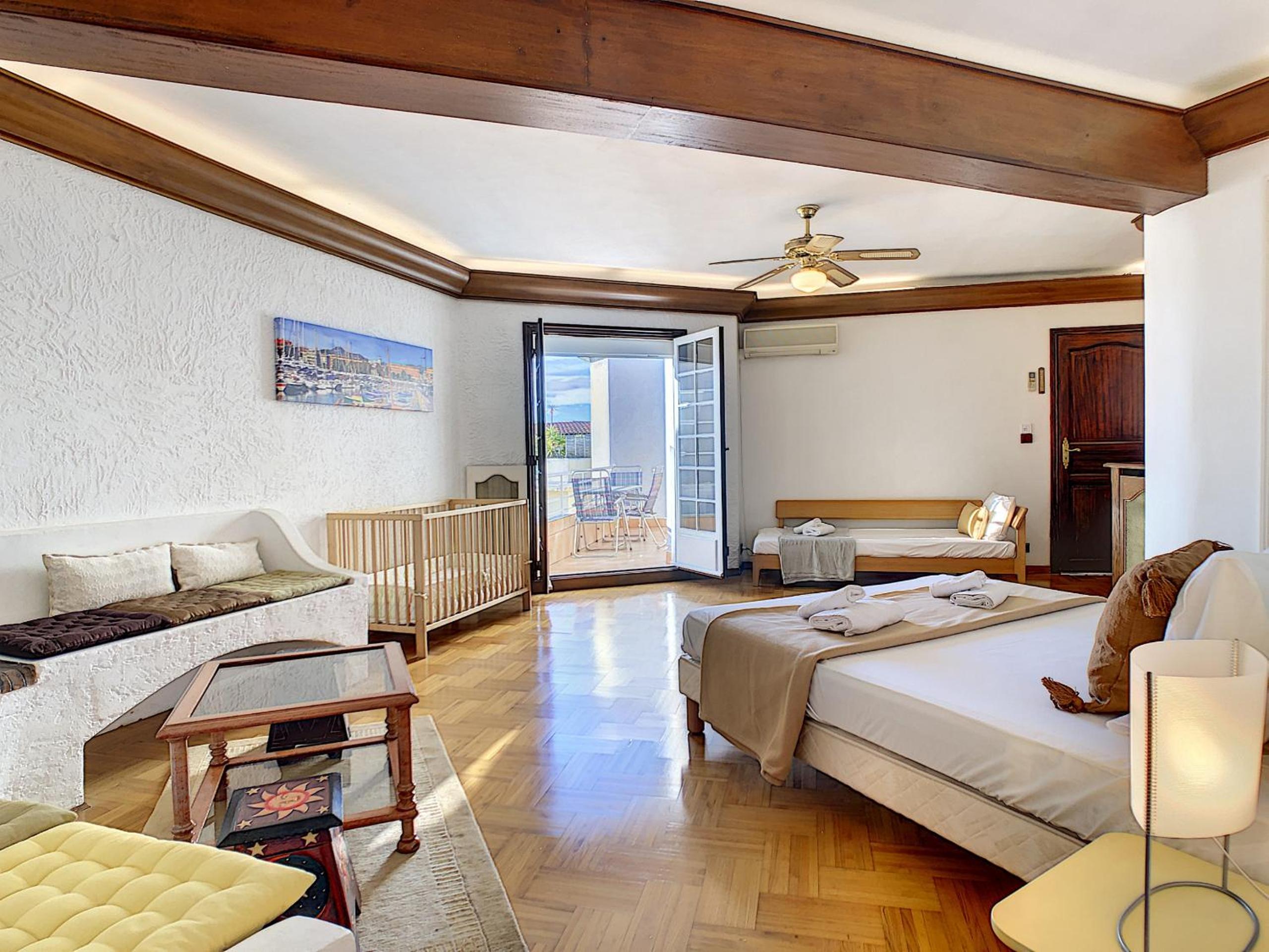 Nestor&Jeeves - BEACH COTTAGE TERRACE - Central - Very close sea - Top floor