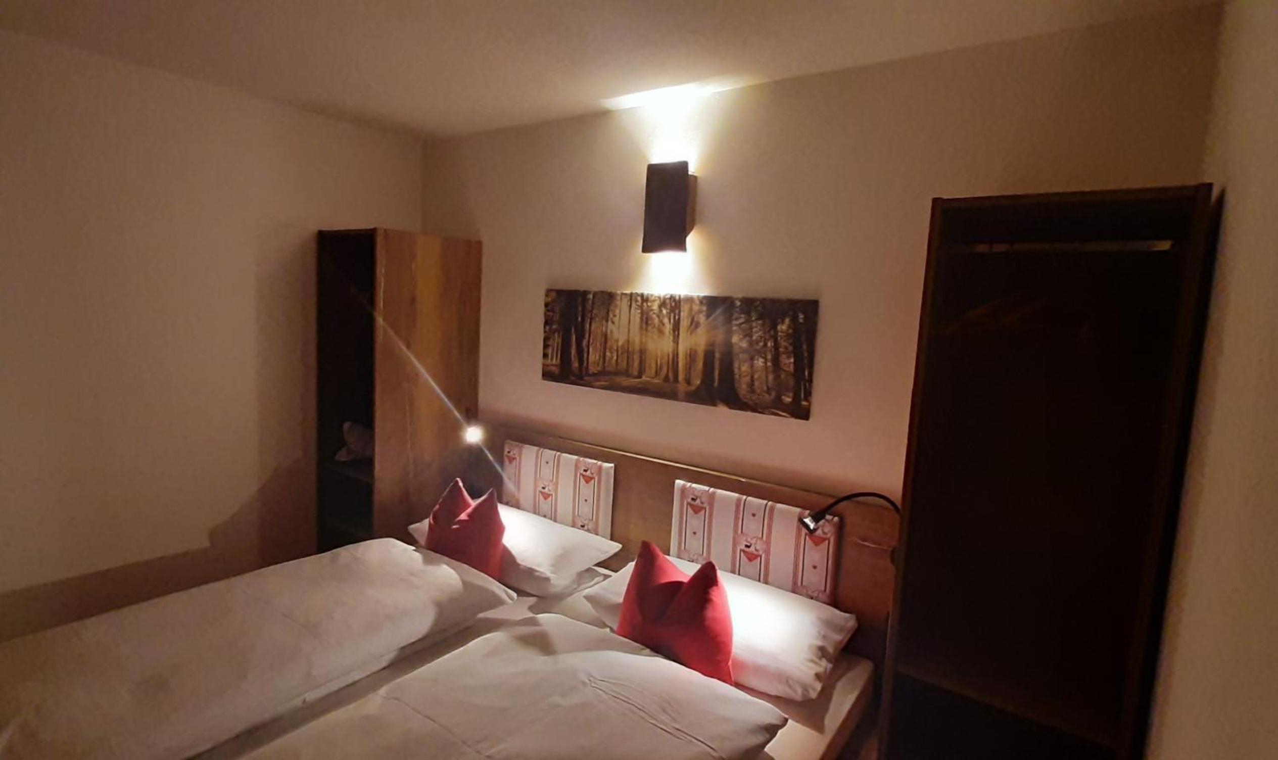 Gasthof Zum Wirt Ferienwohnung Hohenbogenblick view 3
