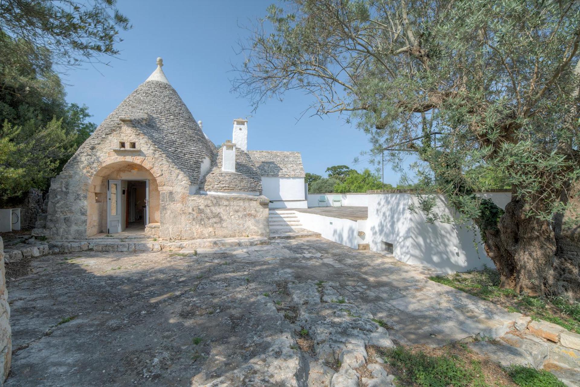 Trulli Capo di Lupo by Rentbeat view 2