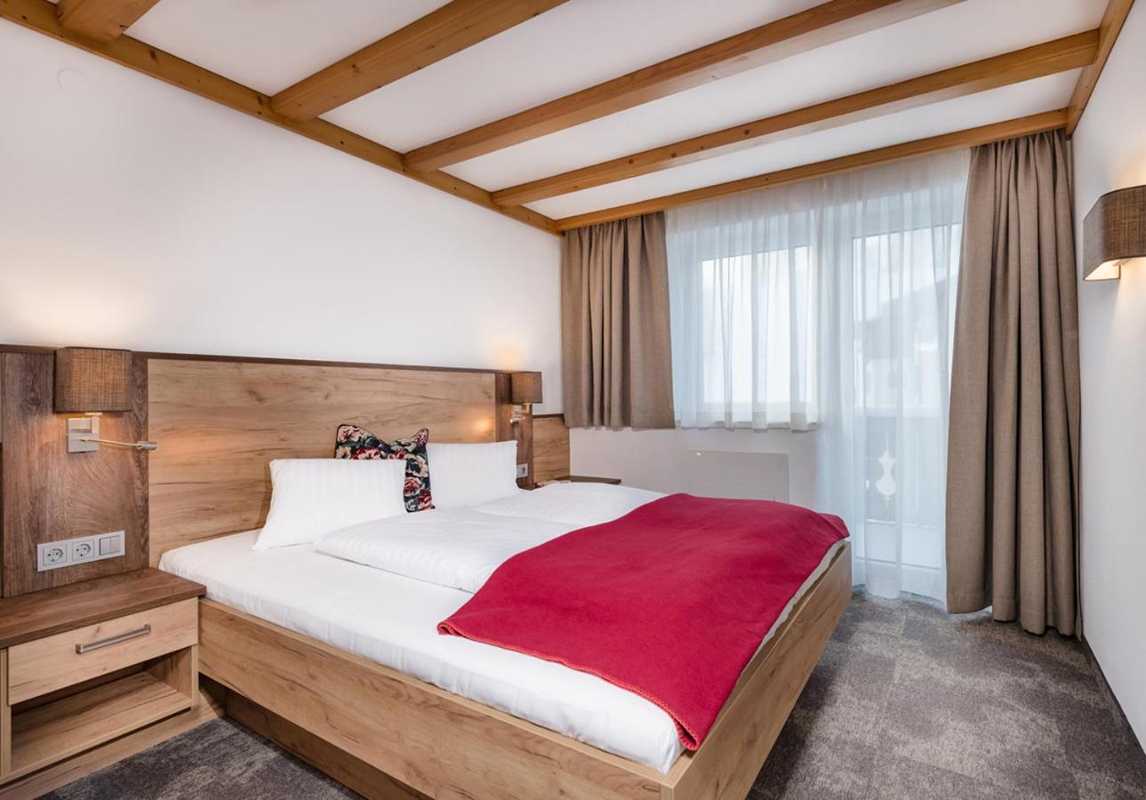 Apartments & Garni Alpenrose view 4