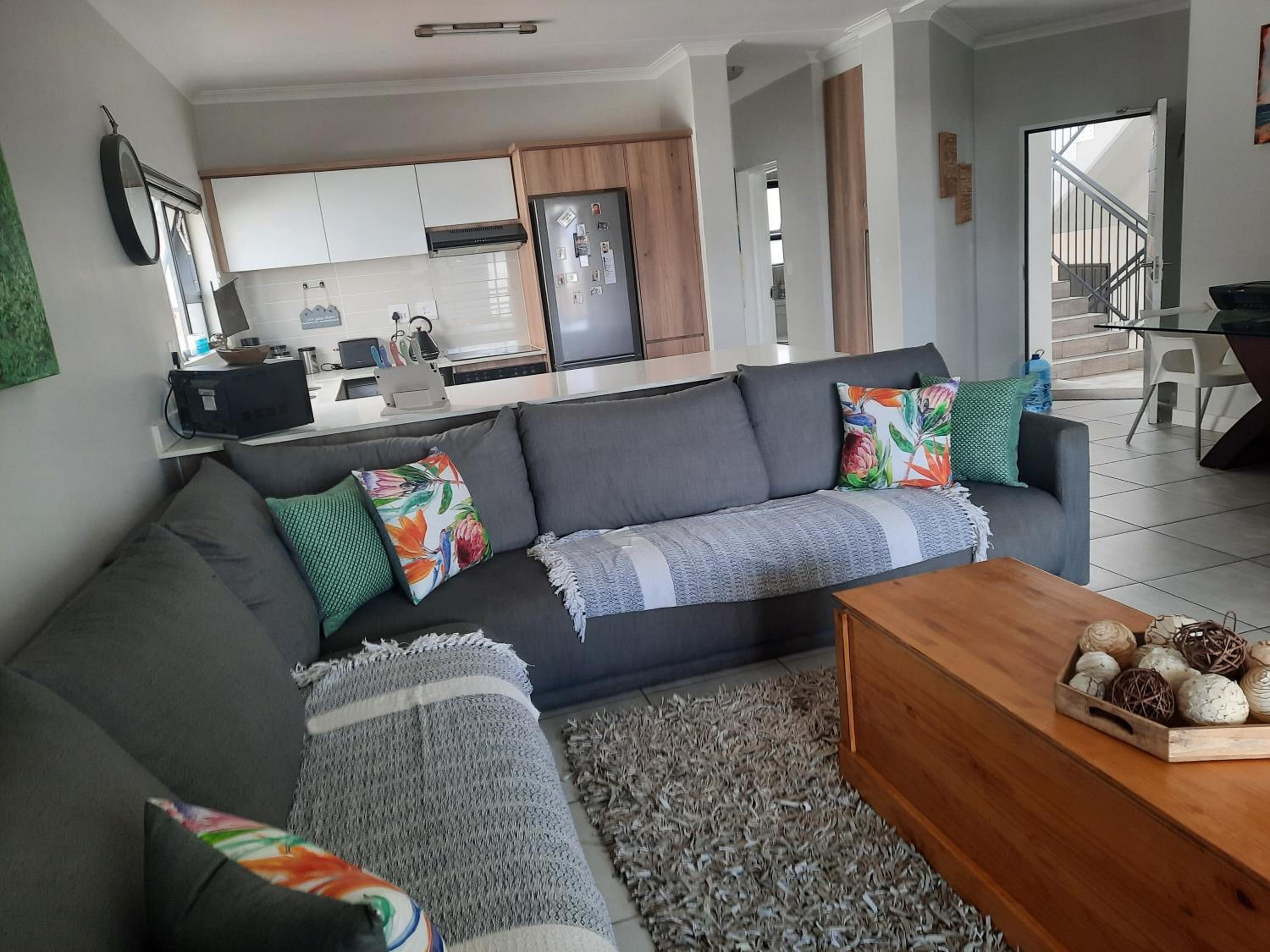 396 The Blyde Crystal Clear Lagoon 2 Bedroom Penthouse Apartment, Pretoria, photo 5 of 52
