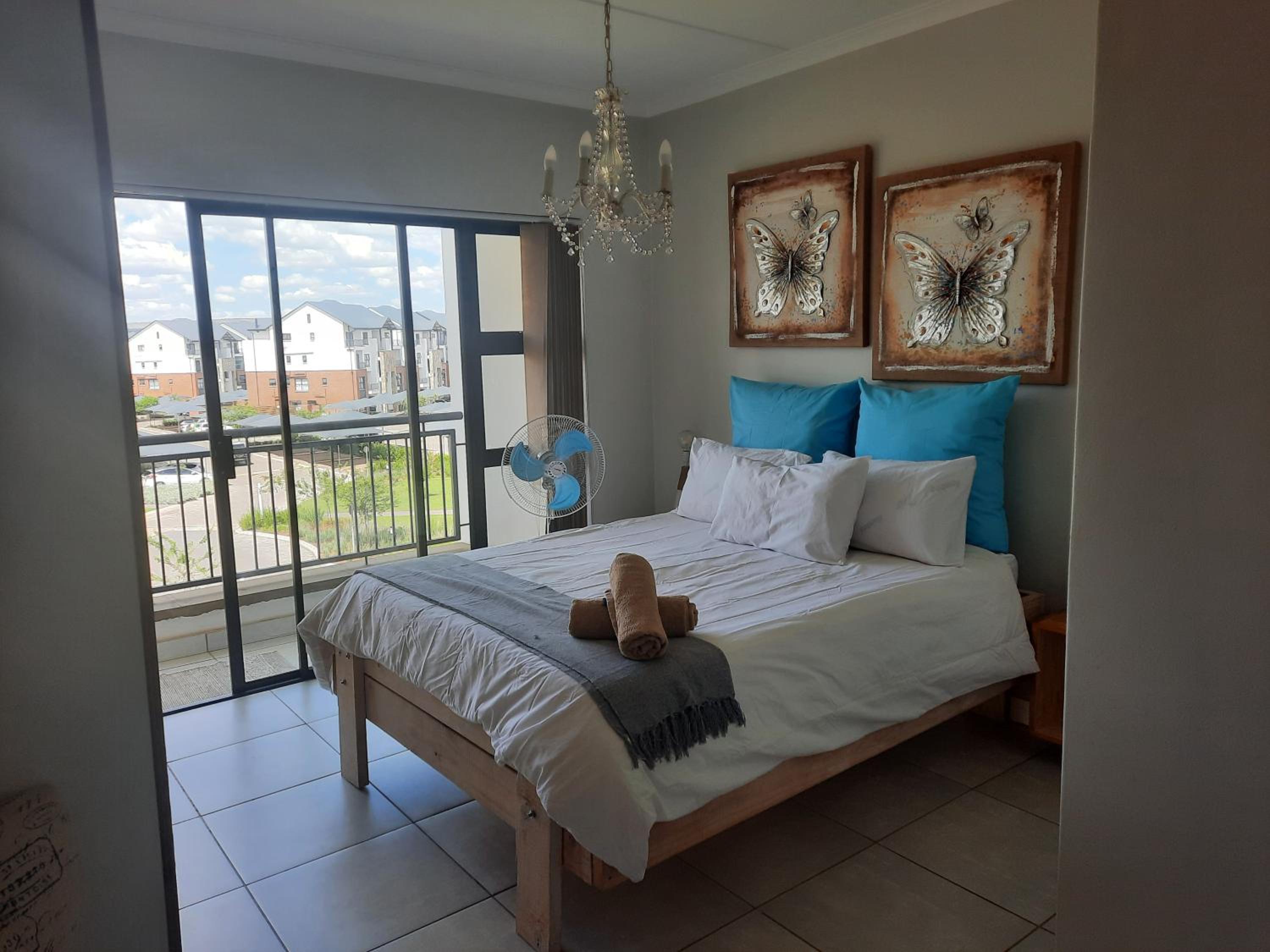 396 The Blyde Crystal Clear Lagoon 2 Bedroom Penthouse Apartment, Pretoria, photo 4 of 52