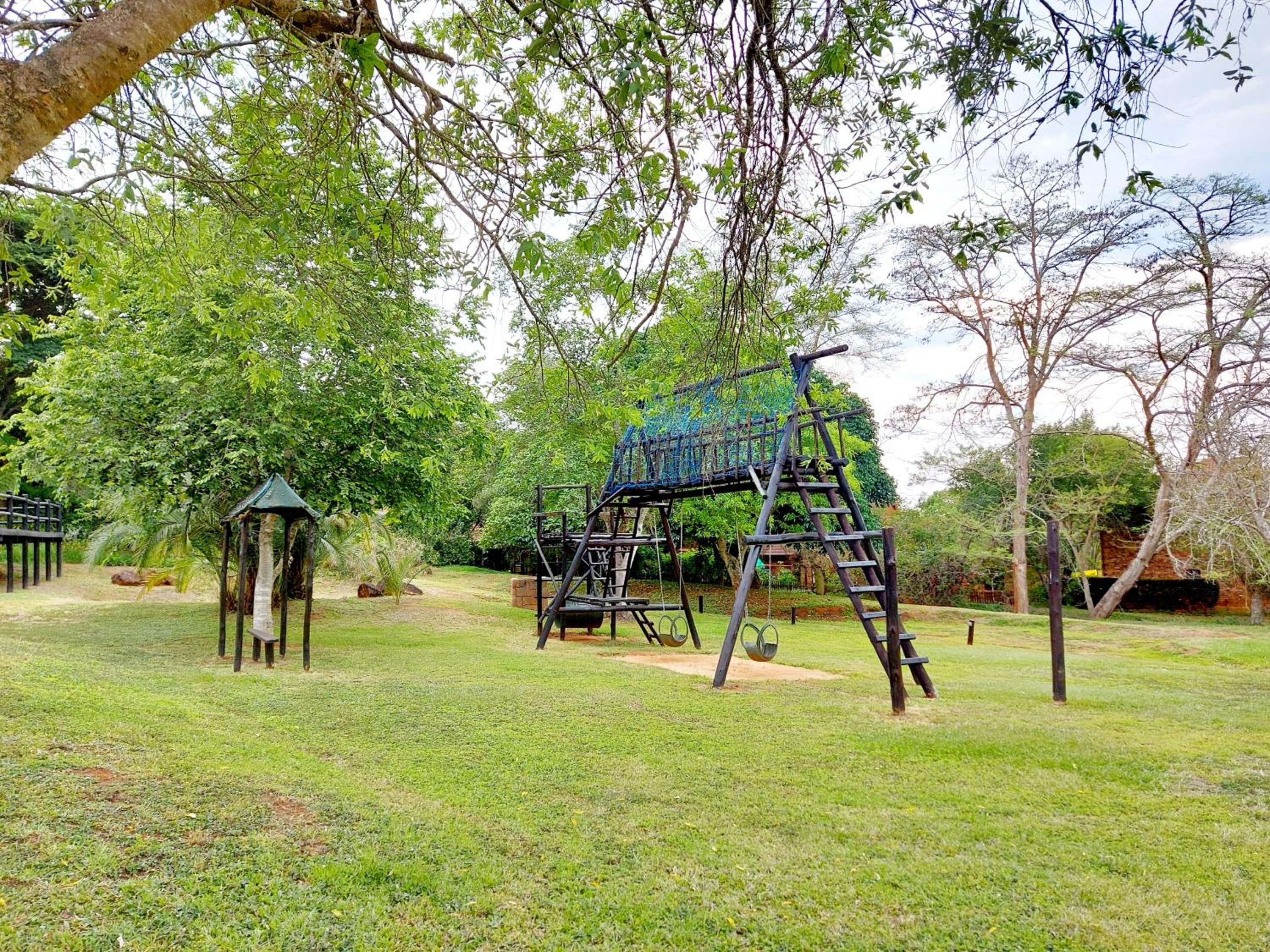 Beautiful Family Breakaway in Secure Resort view 4