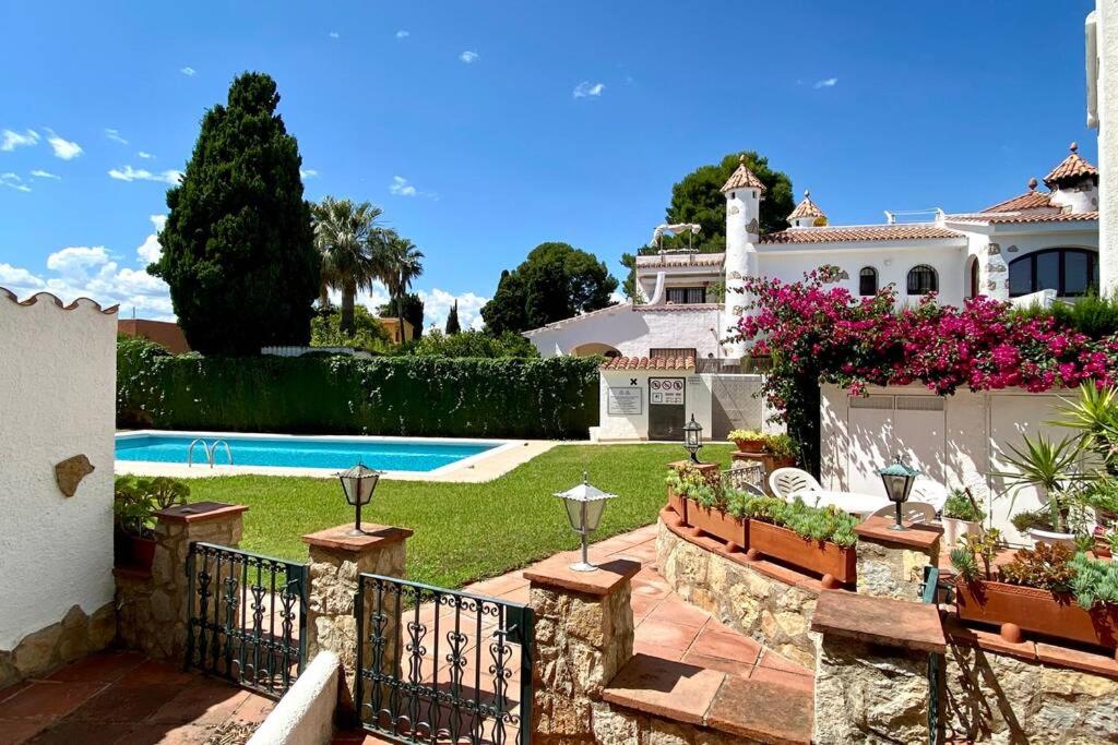 Casa de Mont-roig delante de la playa view 4