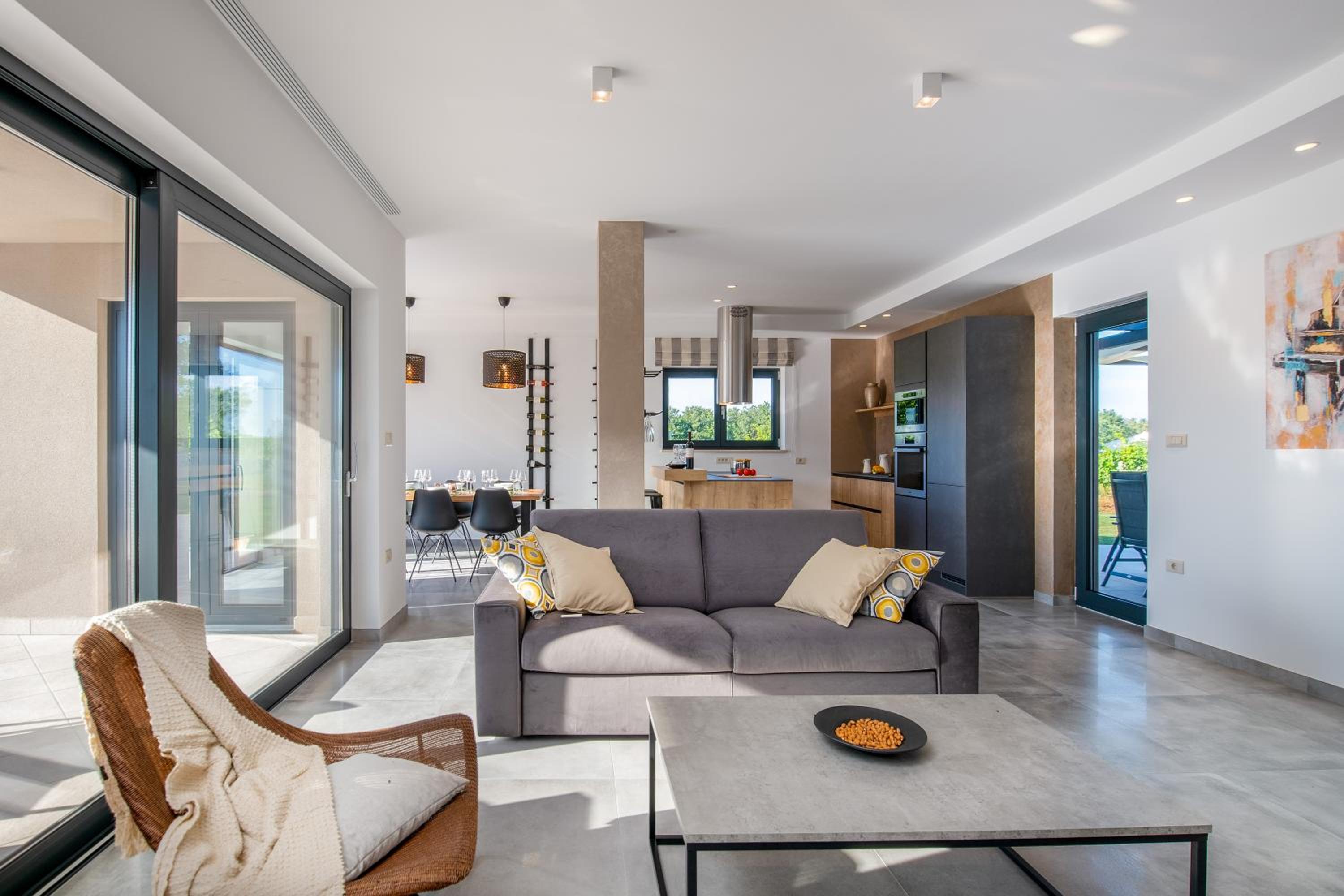 Spacious New design Villa Vitis Vitae, private pool ,1400m2 garden , Central Istria view 4