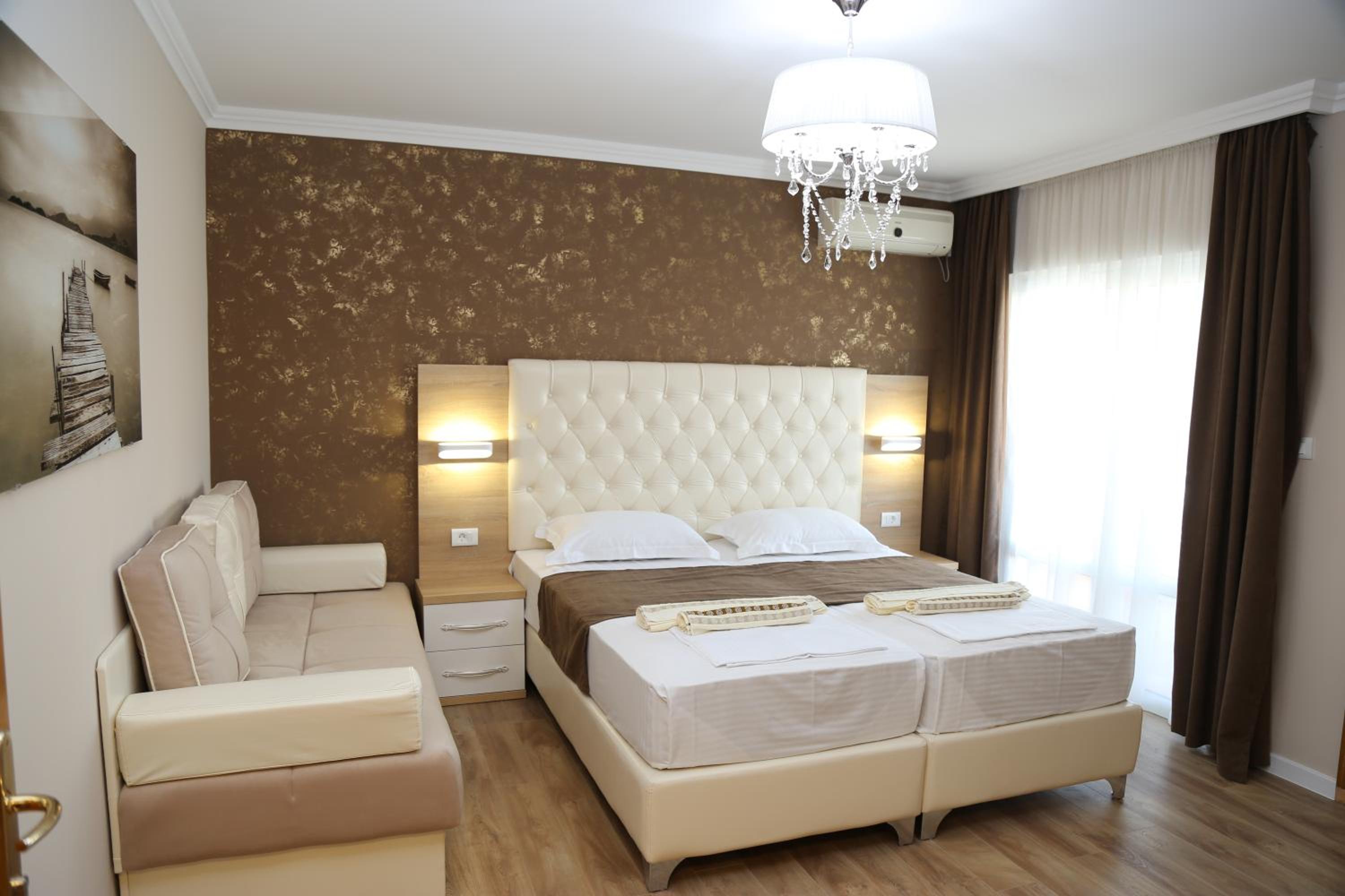 "HOLIDAY" apartments & rooms view 2