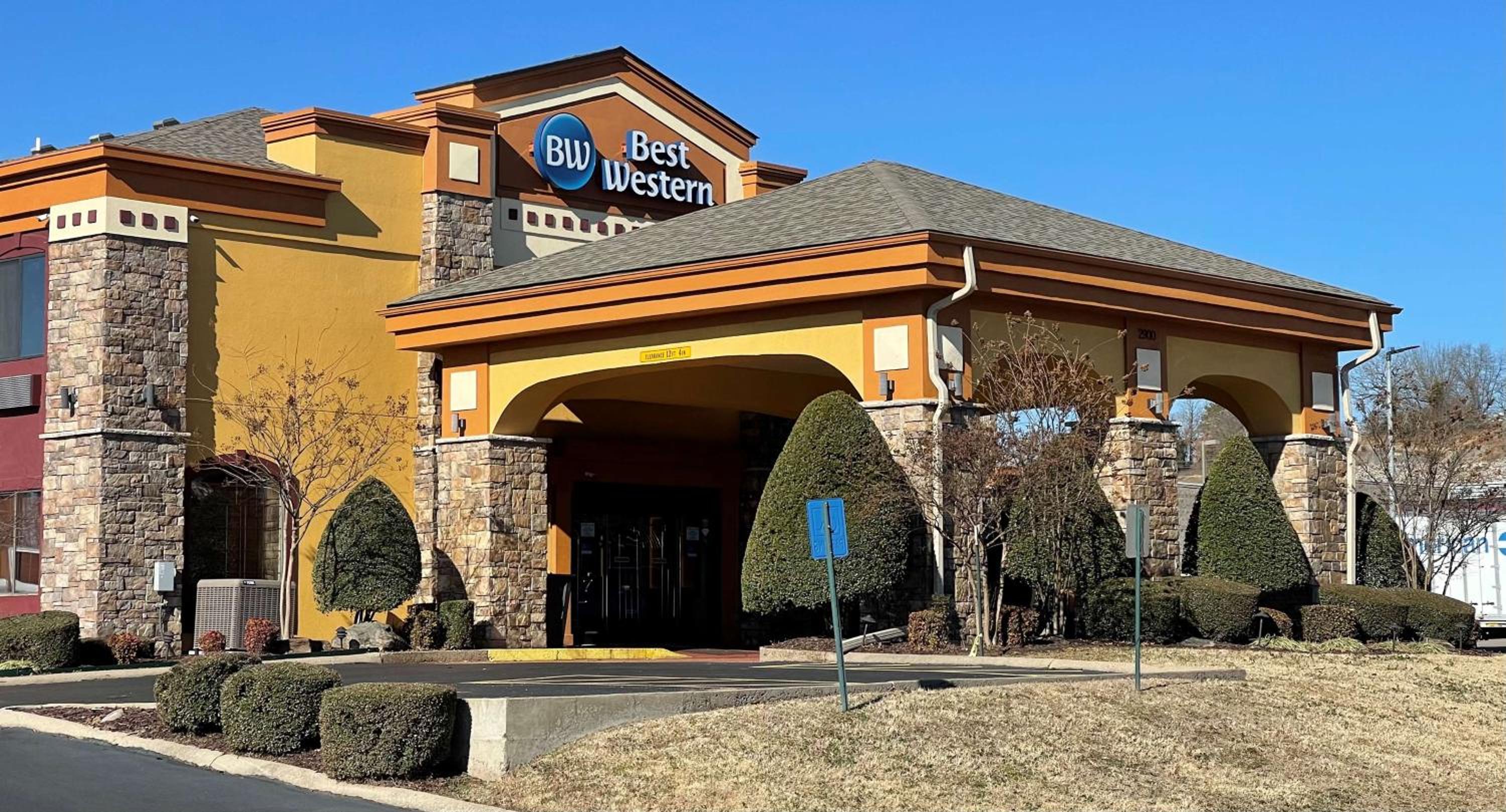 Fort Smith Vacations - Best Western Aspen Hotel - Property Image 1