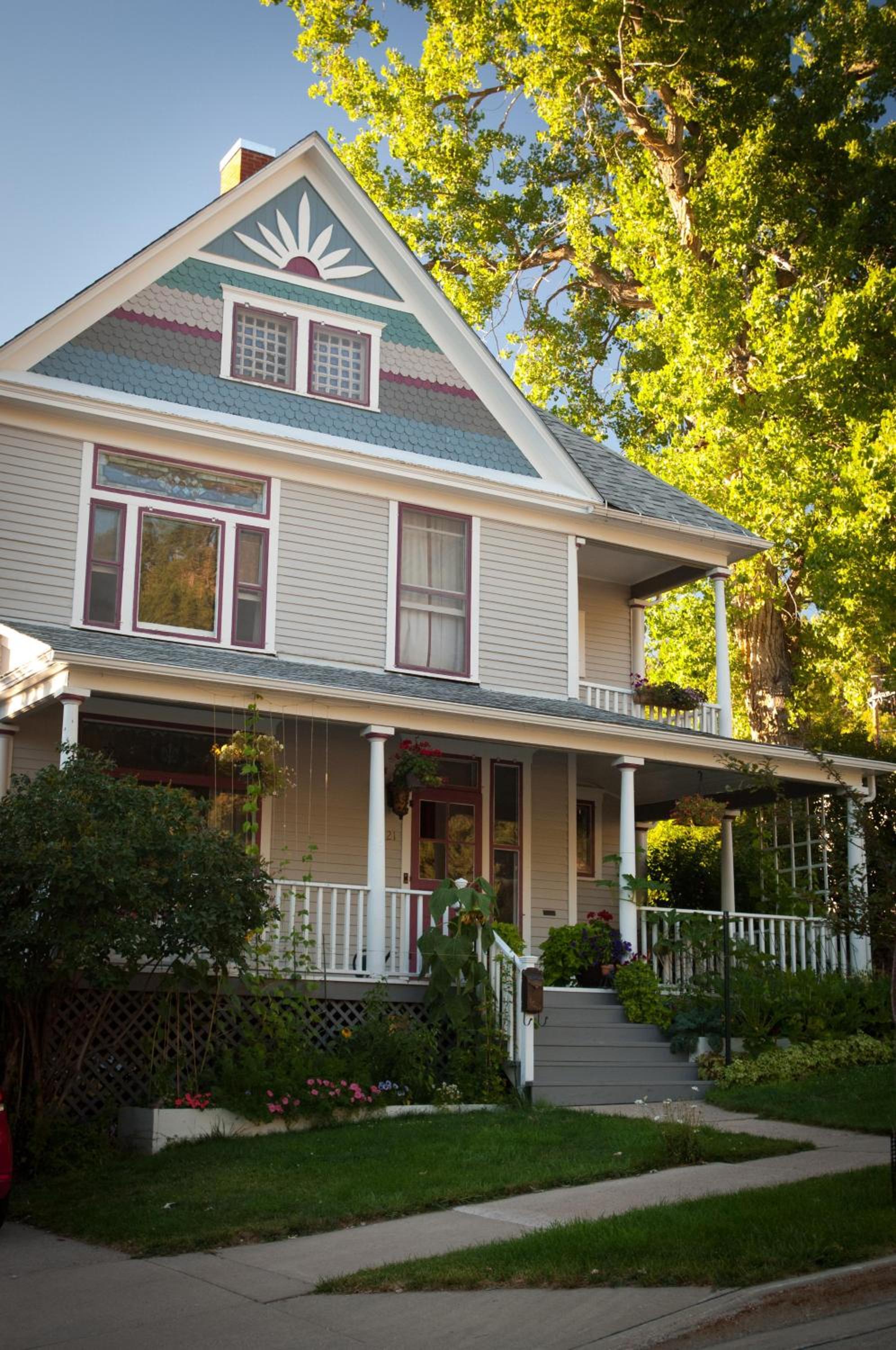 1899 Inn