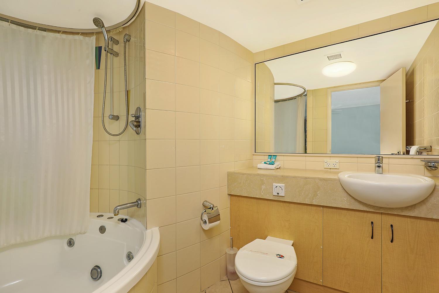 Grand Palais Boolarong Beachside Apartments