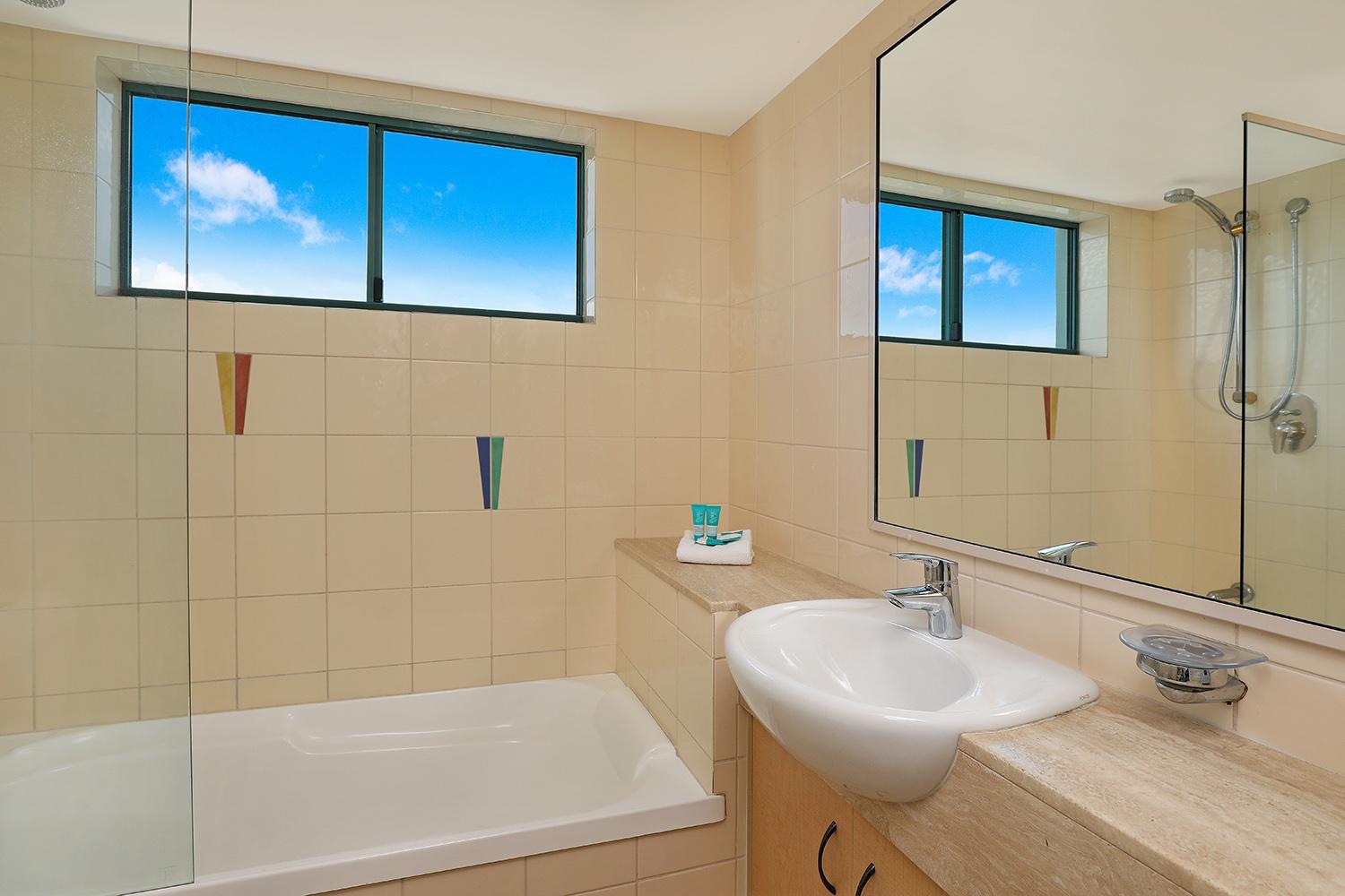 Grand Palais Boolarong Beachside Apartments