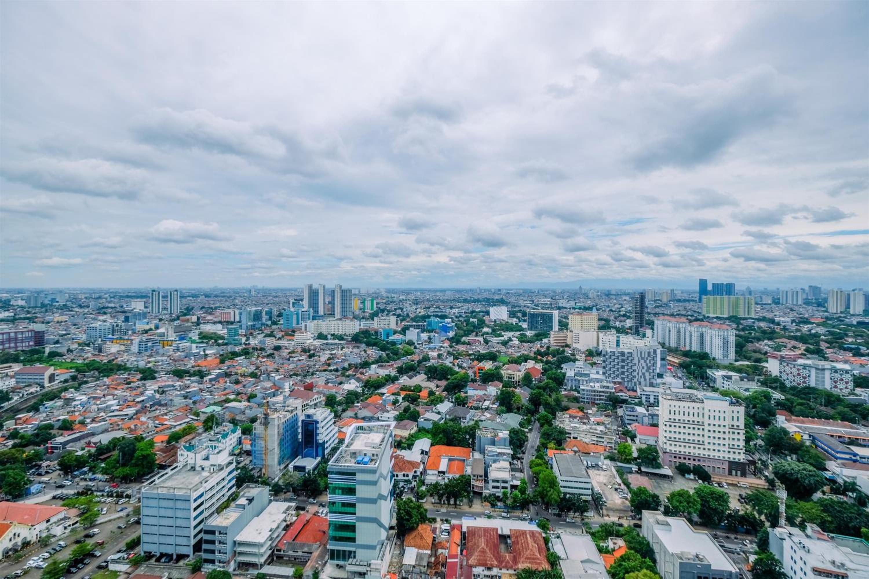 Cozy Stay @ Strategic Place 2BR Menteng Park Apartment By Travelio view 2