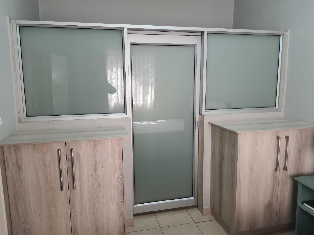 Hazyview Vacations - Poinsettia family Cottage - Property Image 4