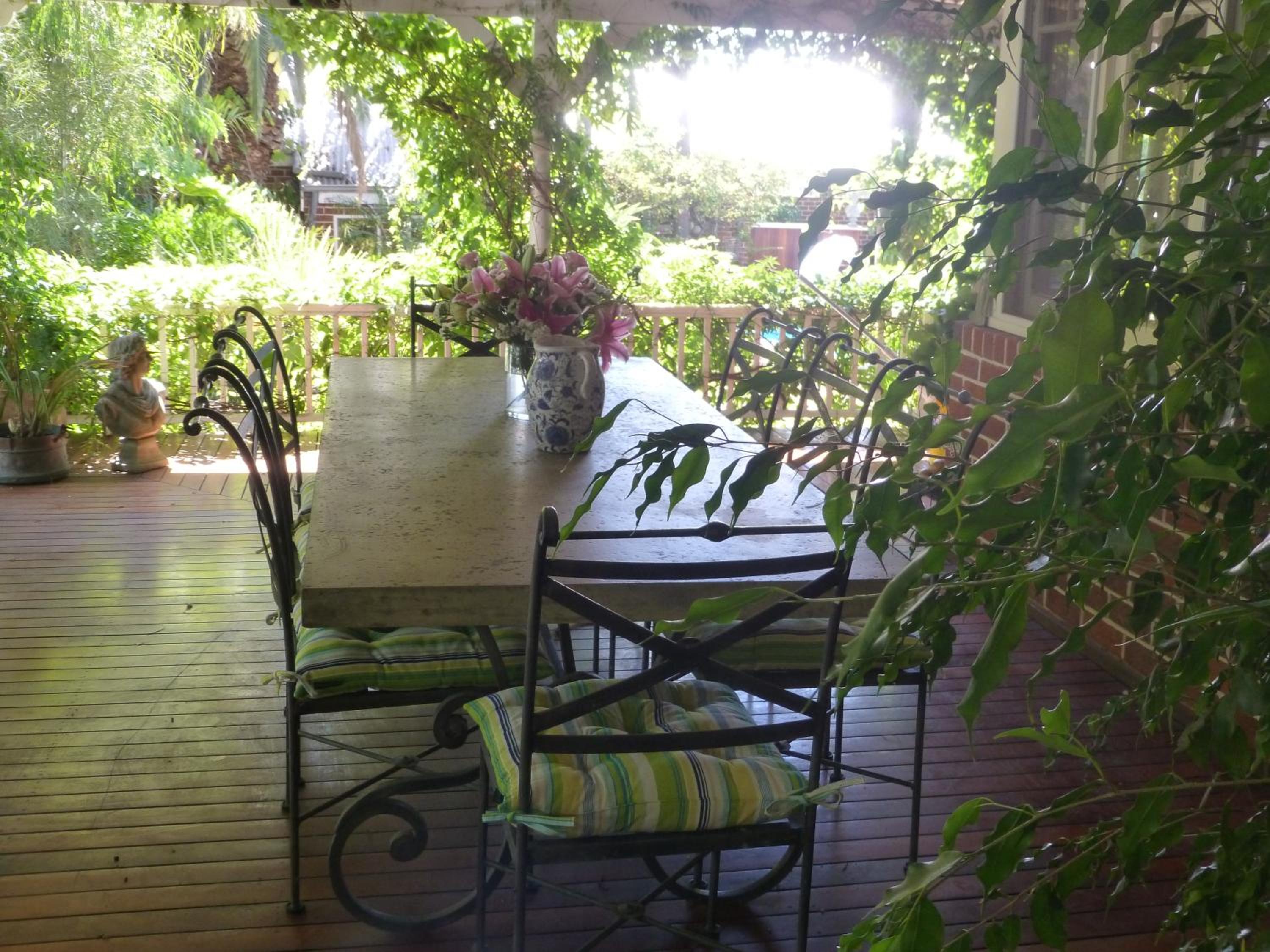 Lakeside Bed & Breakfast
