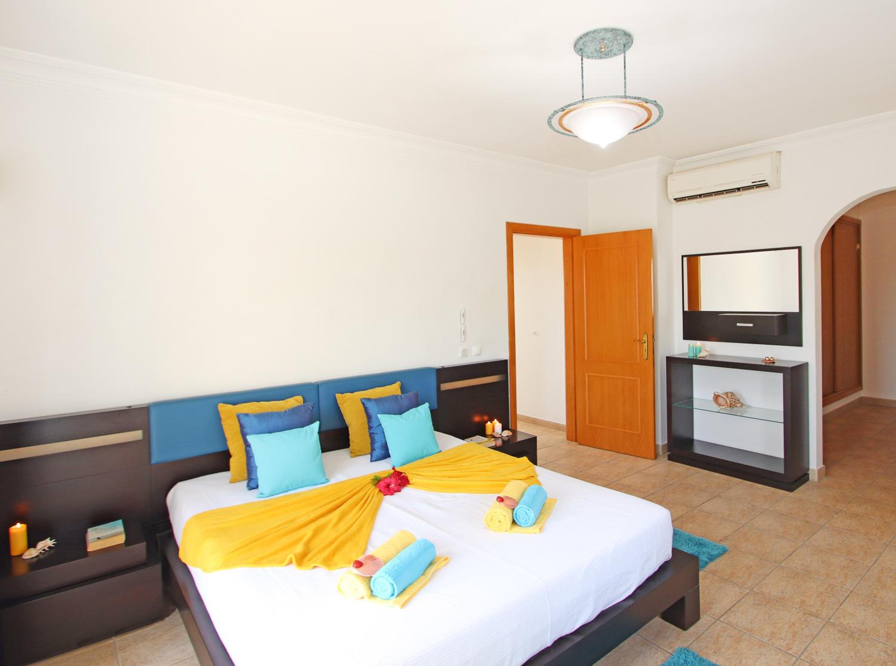 Villa Saint Thomas - Moradia tranquila com piscina aquecível em Carvoeiro